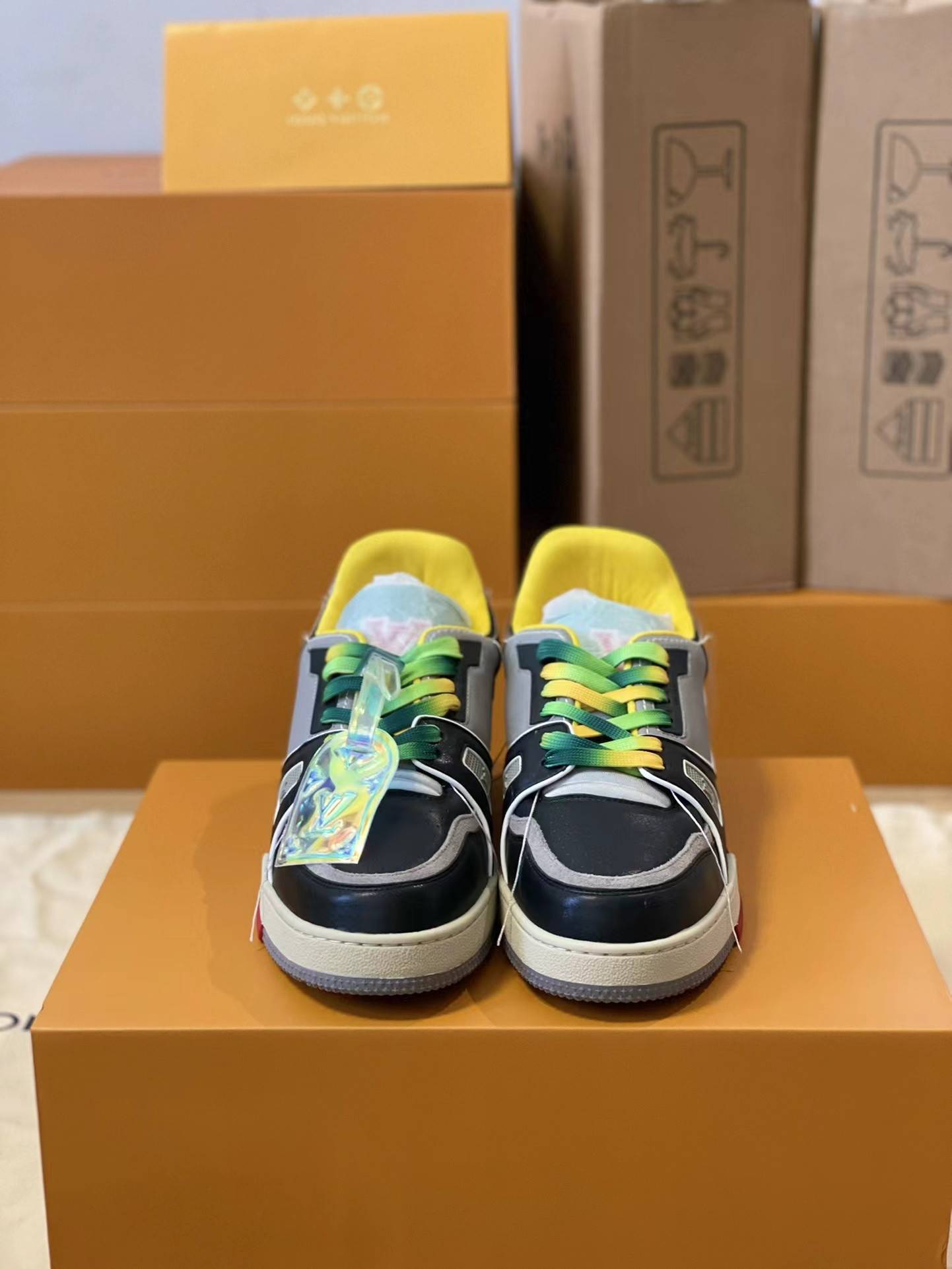 L*V TRAINER 1A9IQ5 Sneakers