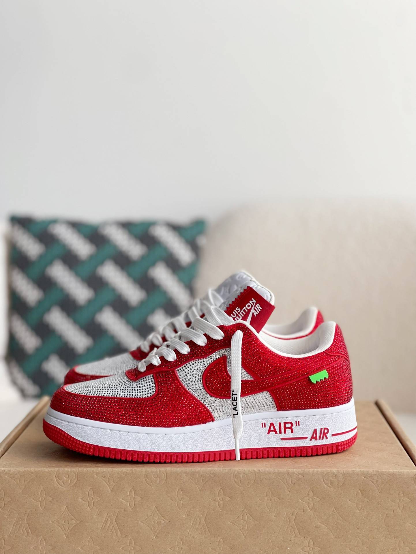 L*V × NIKE AIR FORCE 1 SNEAKER