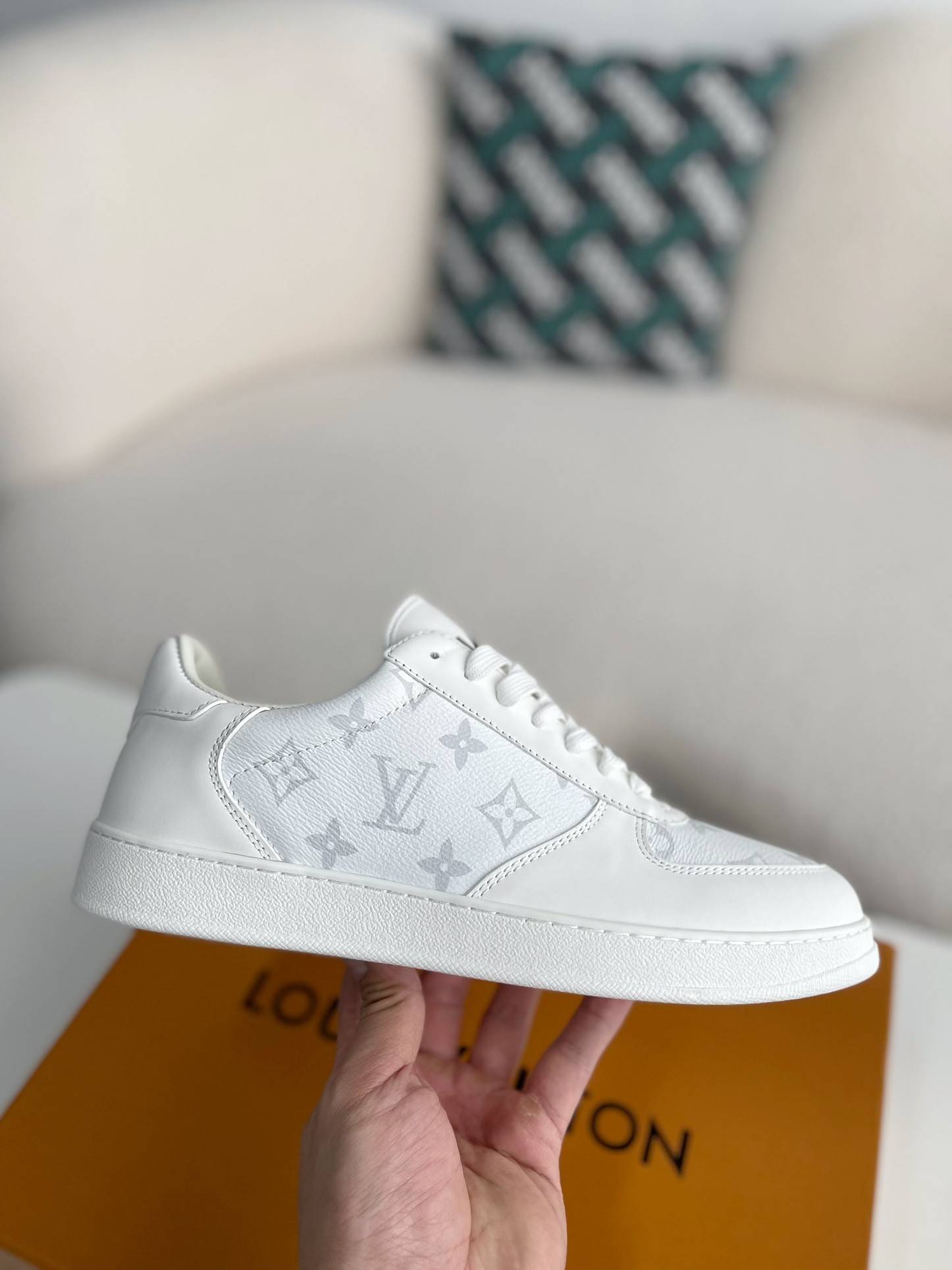 L*V RIVOLI SNEAKERS