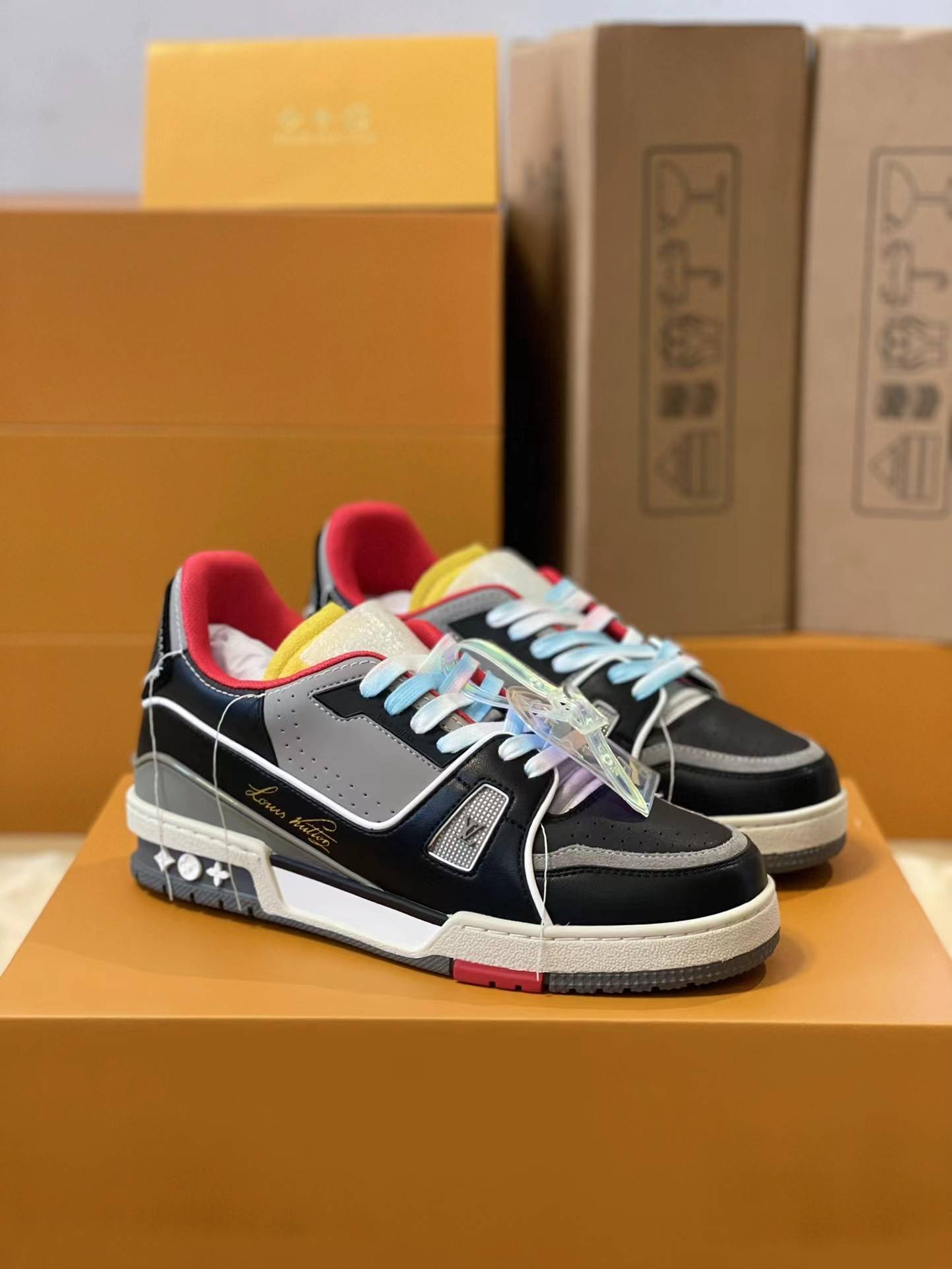 L*V TRAINER 1A9IQ5 Sneakers