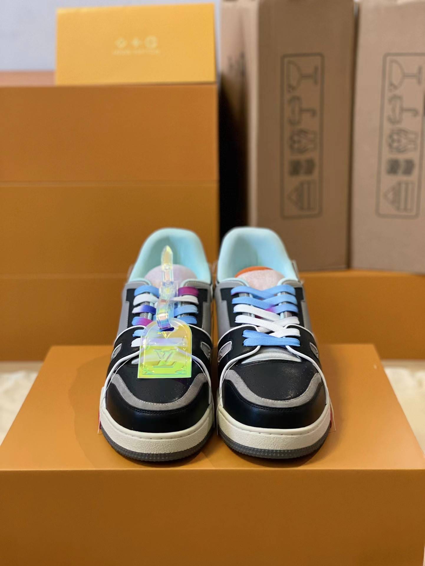 L*V TRAINER 1A9IQ5 Sneakers