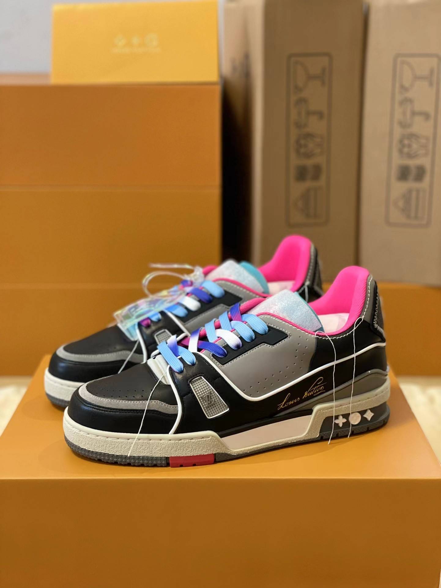 L*V TRAINER 1A9IQ5 Sneakers