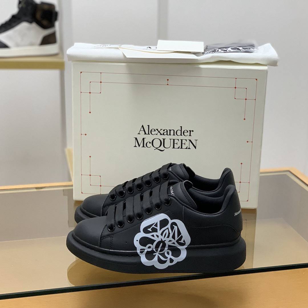 A1exa*der Mcqv*en MQ 3D black bloom Sneakers