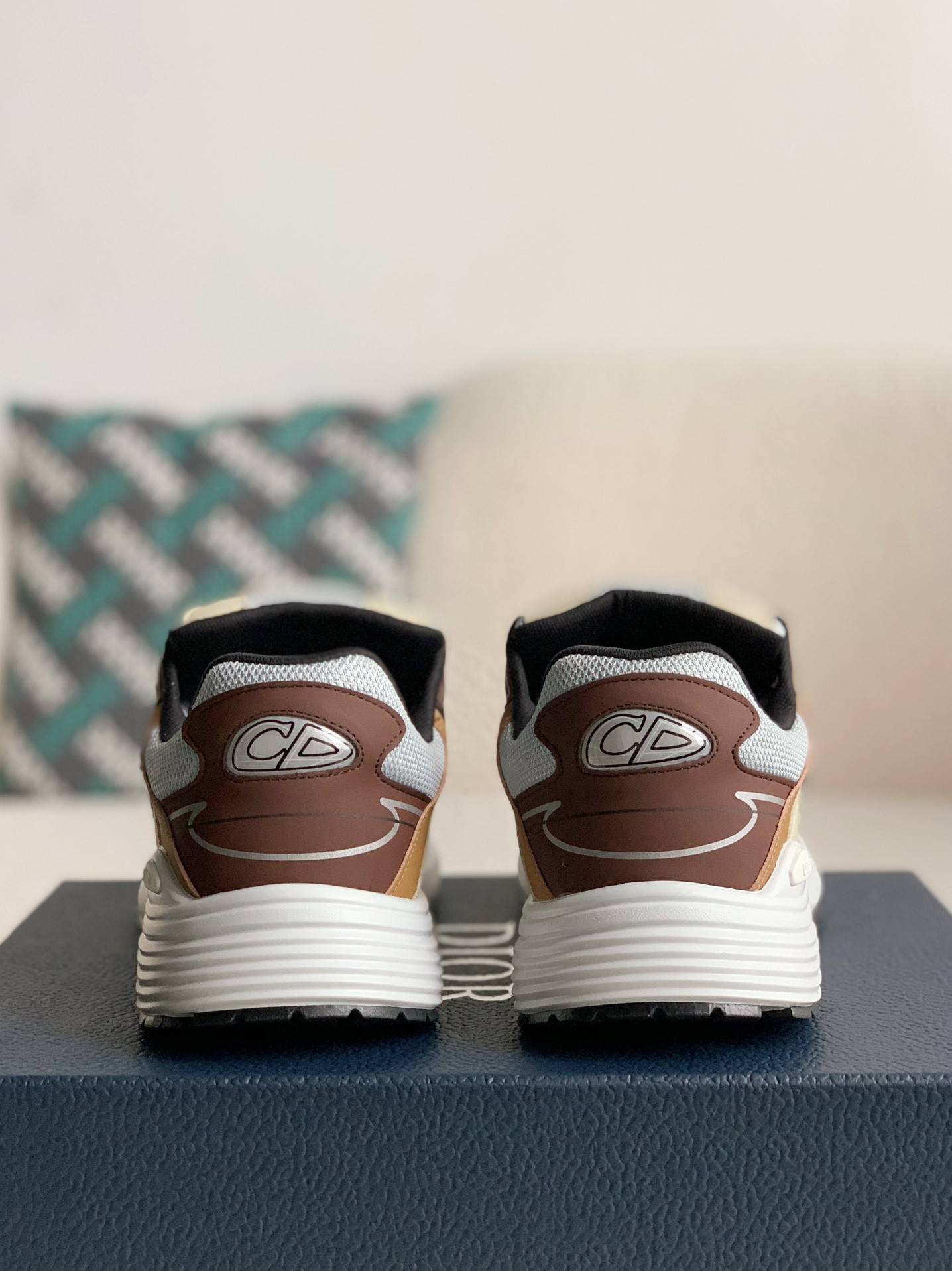 D*OR B57 New Sneaker