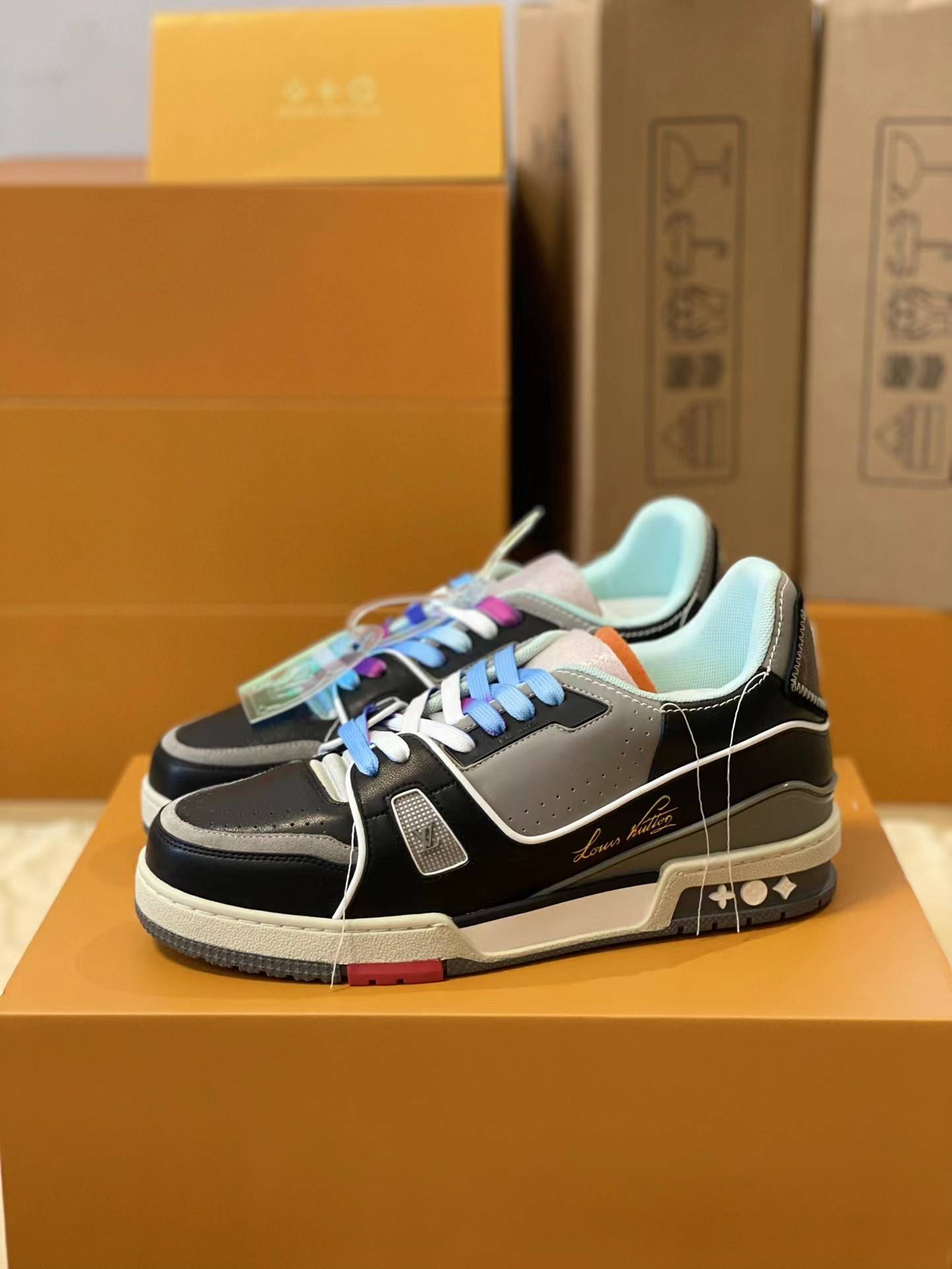 L*V TRAINER 1A9IQ5 Sneakers