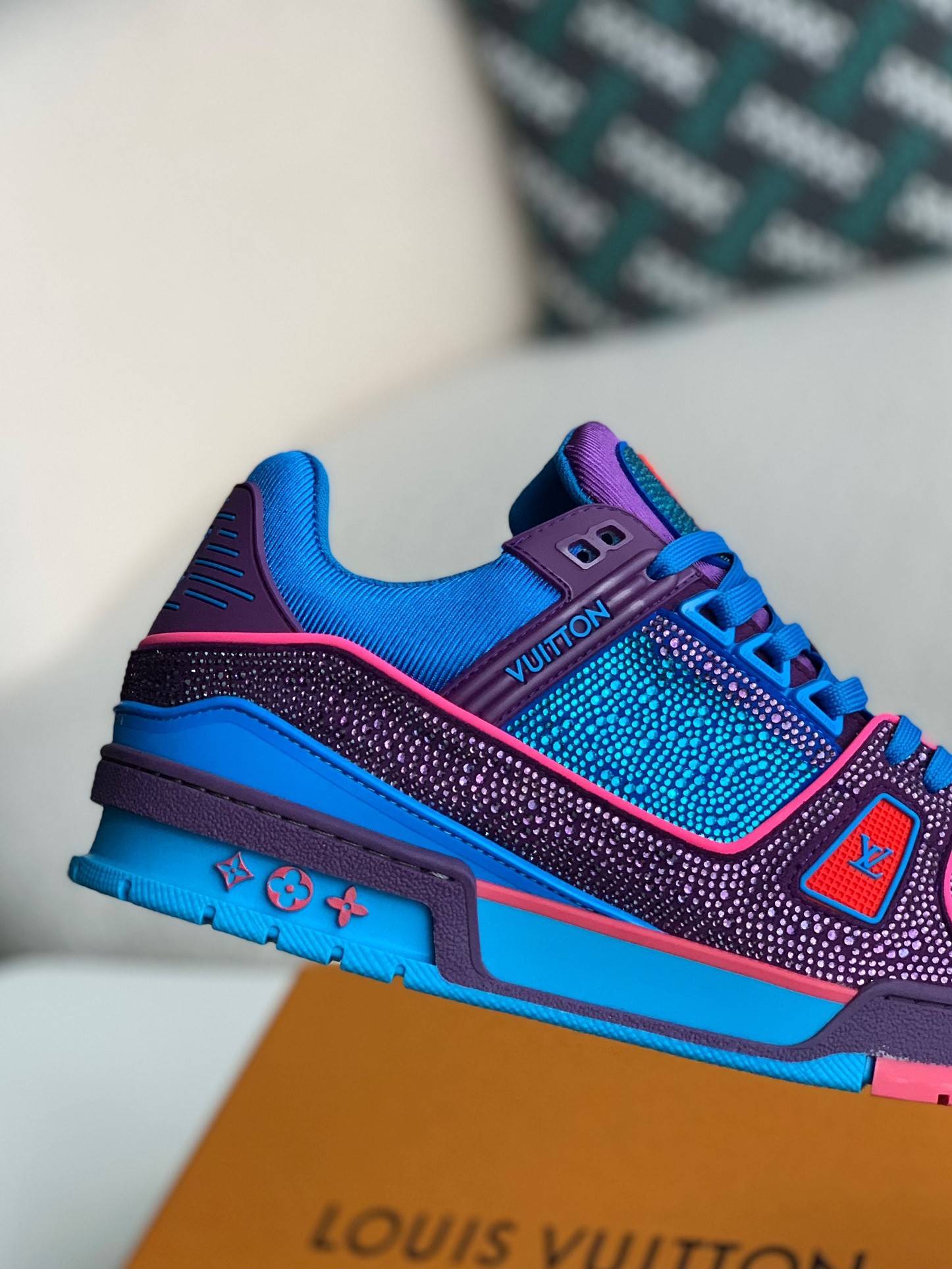 L*V TRAINER Sneakers