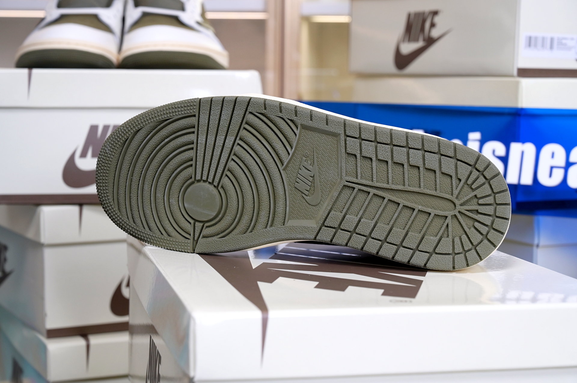 Travis Scott x Jordan Air Jordan 1 Low OG “Medium Olive”