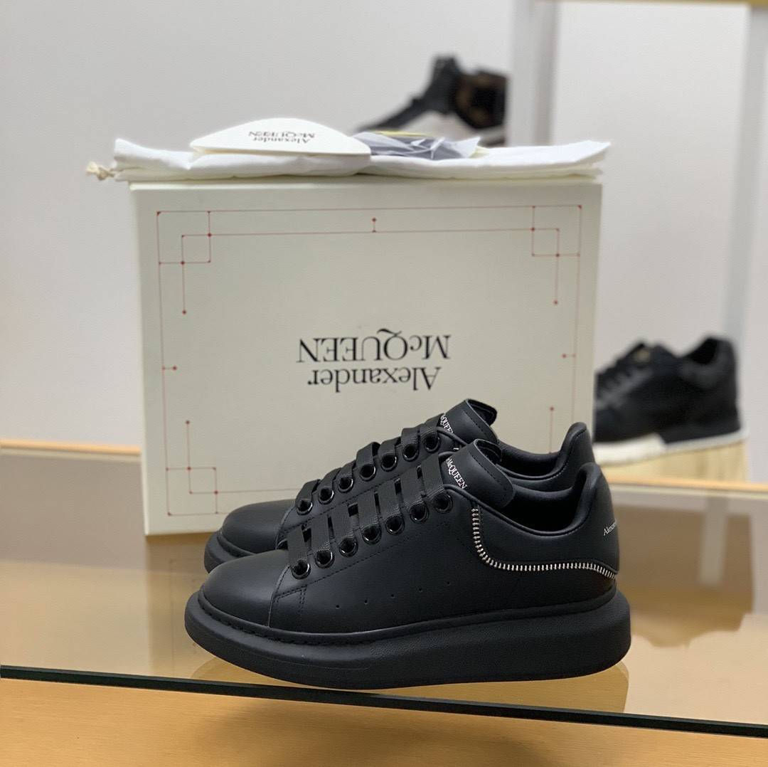 A1exa*der Mcqv*en MQ All black zip Sneakers