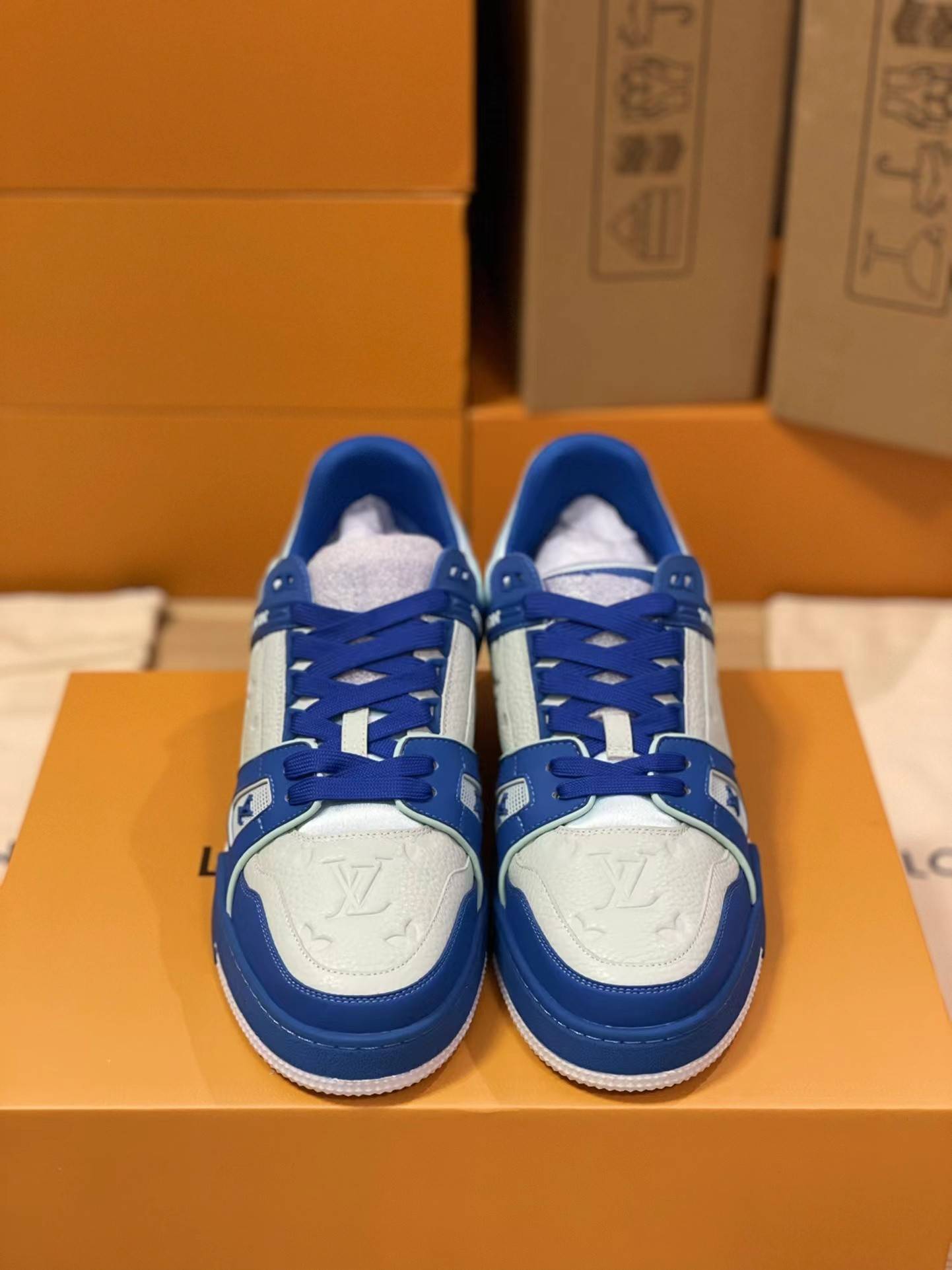 L*V TRAINER 1A9IQ5 Sneakers