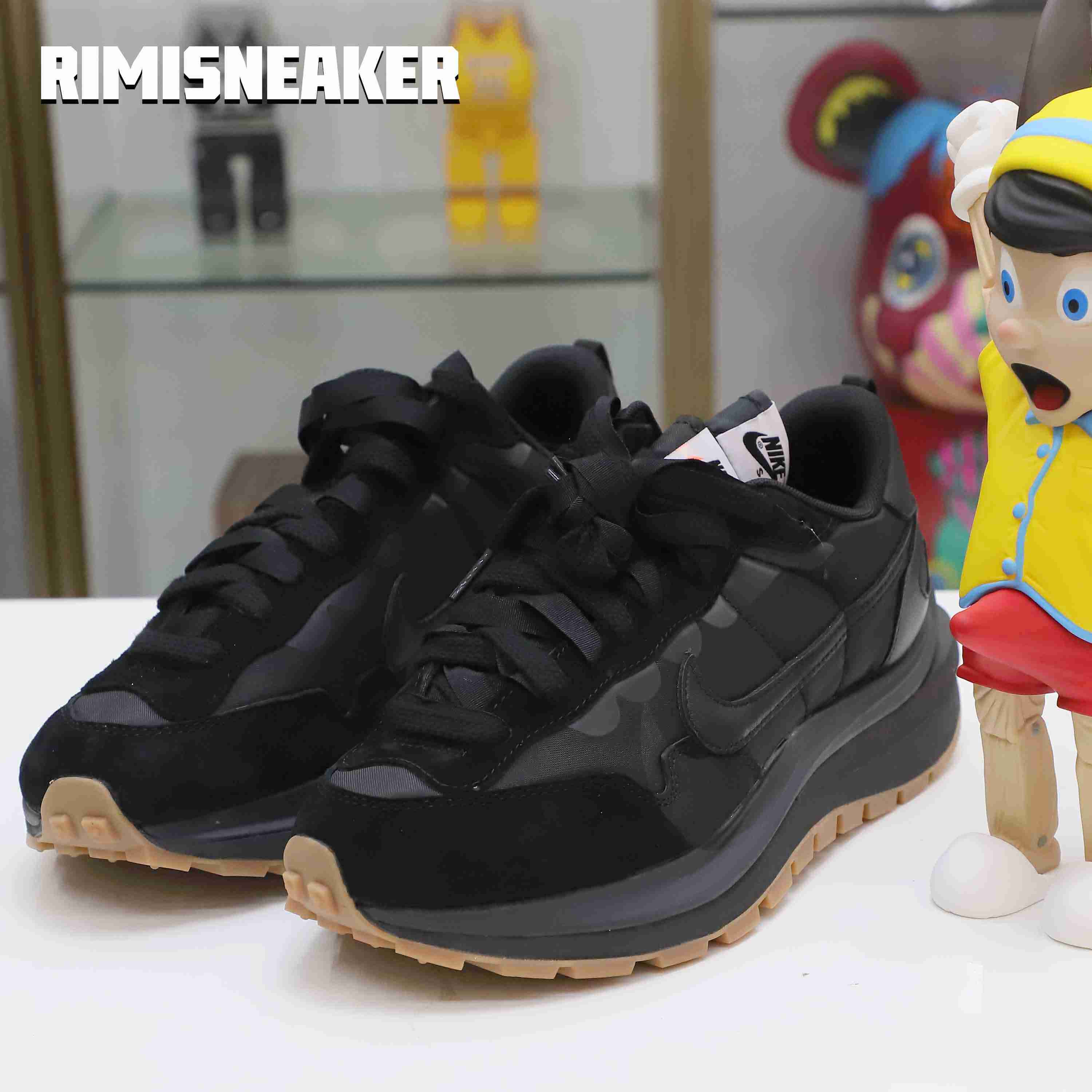 NIKE SACAI X VAPORWAFFLE 'BLACK GUM'