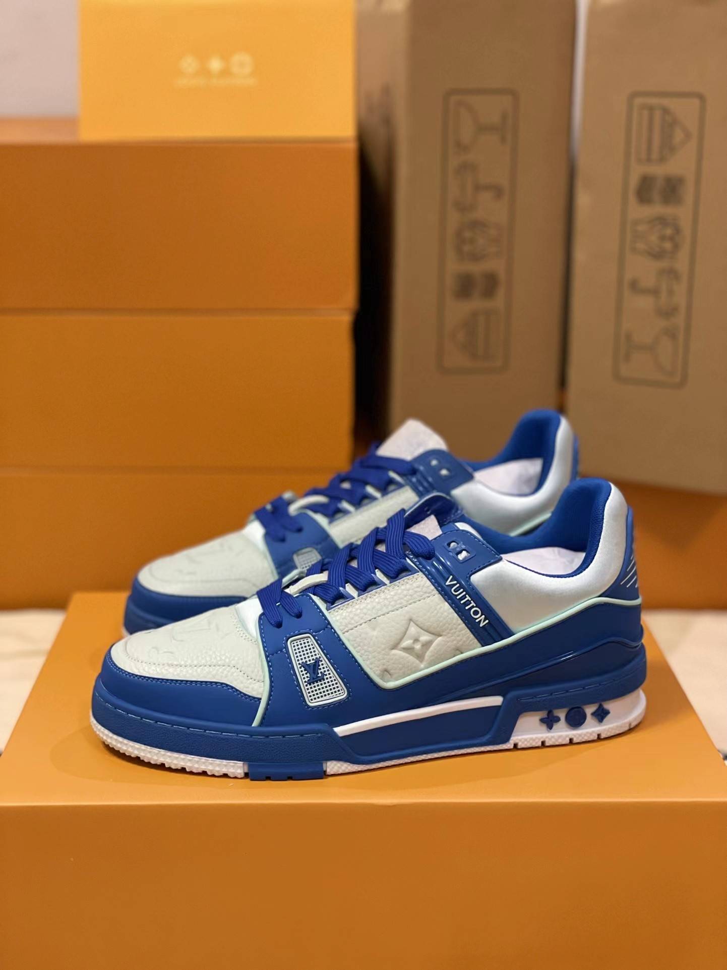 L*V TRAINER 1A9IQ5 Sneakers