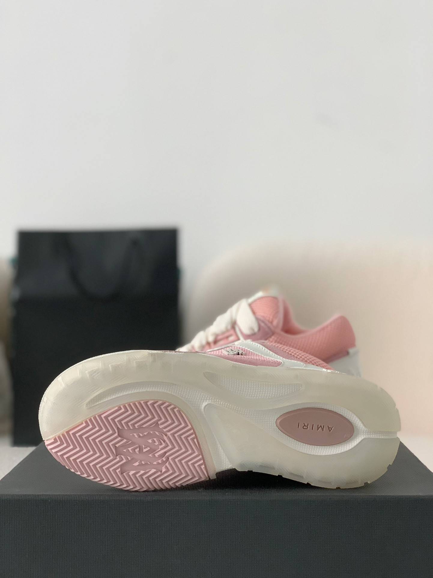 A*RI Sneakers