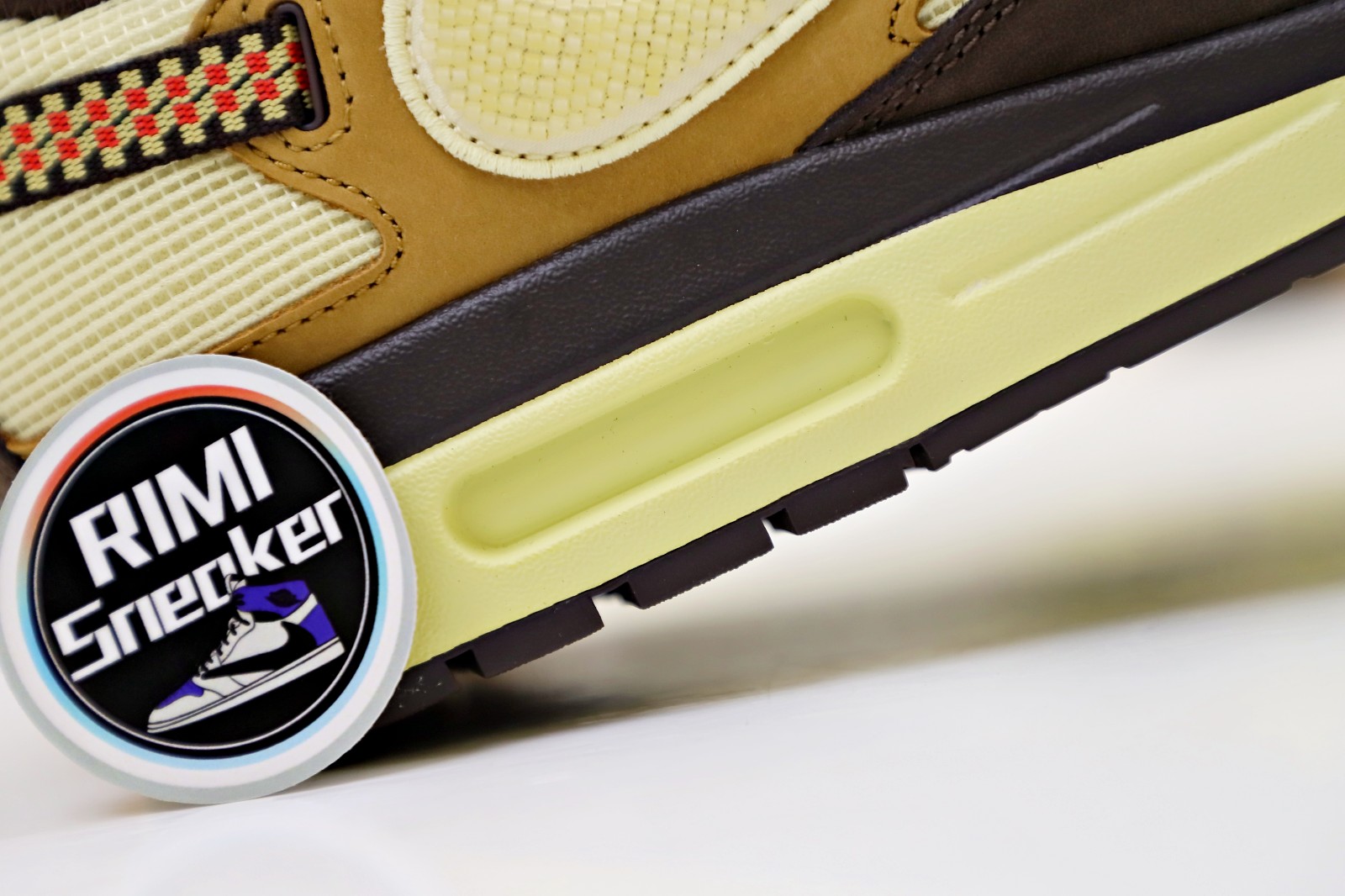 TRAVIS SCOTT NIKE AIR MAX 1 READY