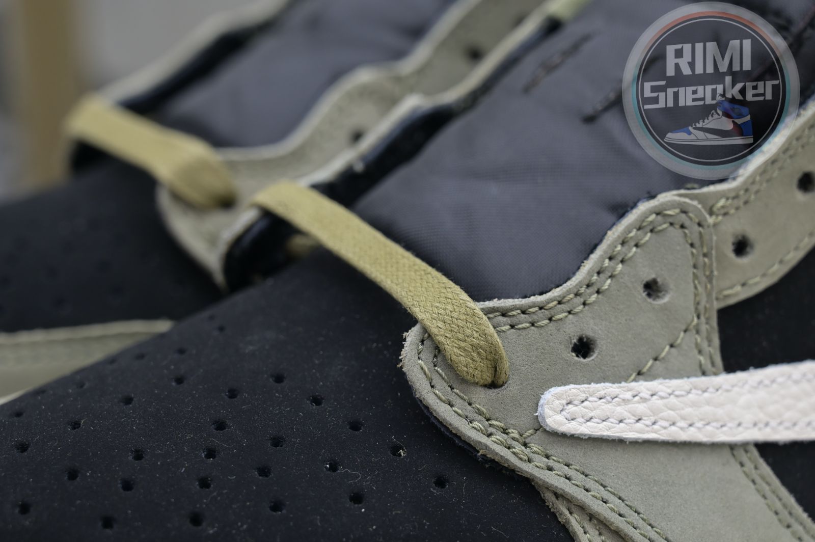 Travis Scott x Jordan Air Jordan 1 Low OG 7.0 Black Olive DM7866-002