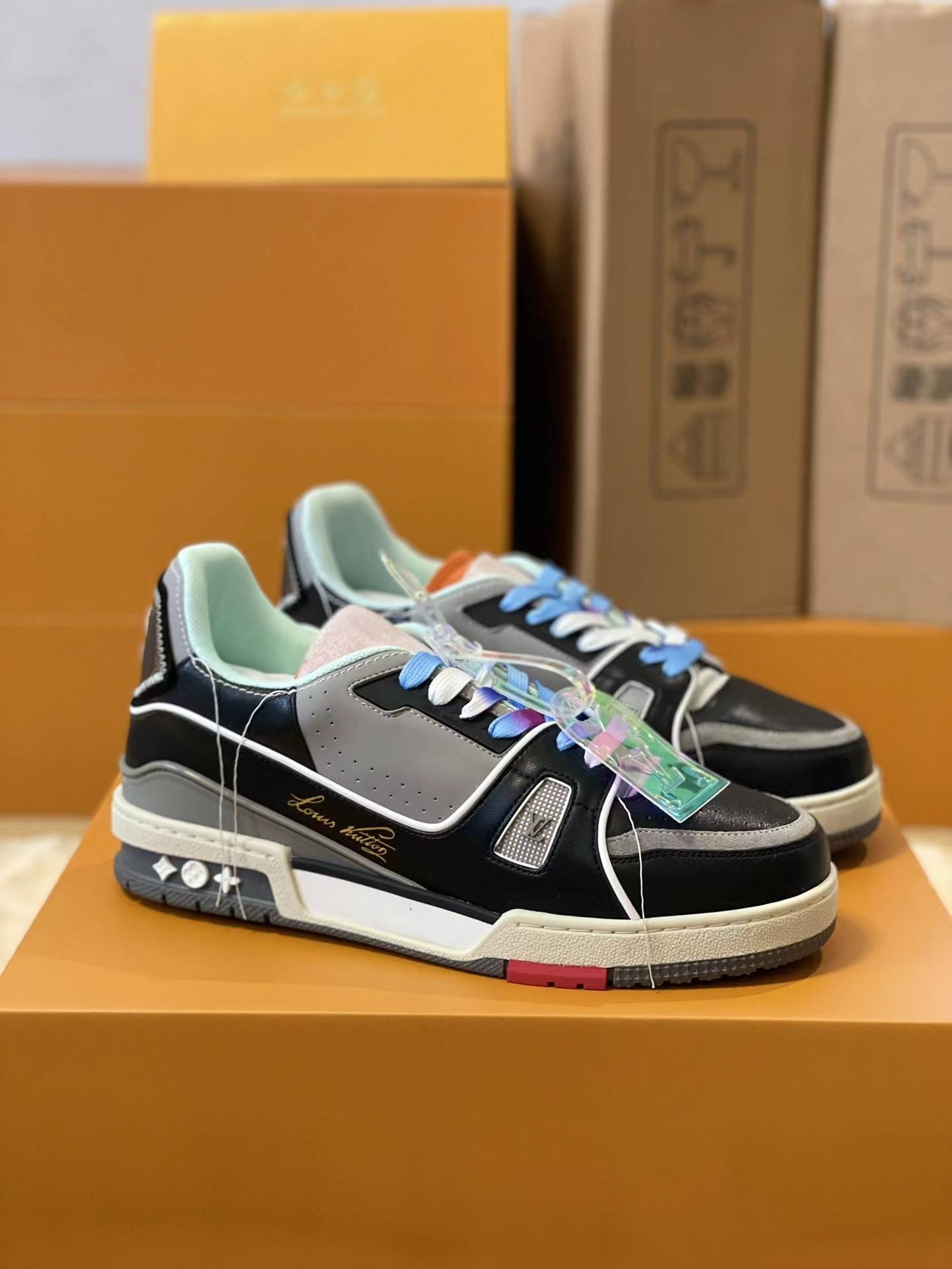 L*V TRAINER 1A9IQ5 Sneakers