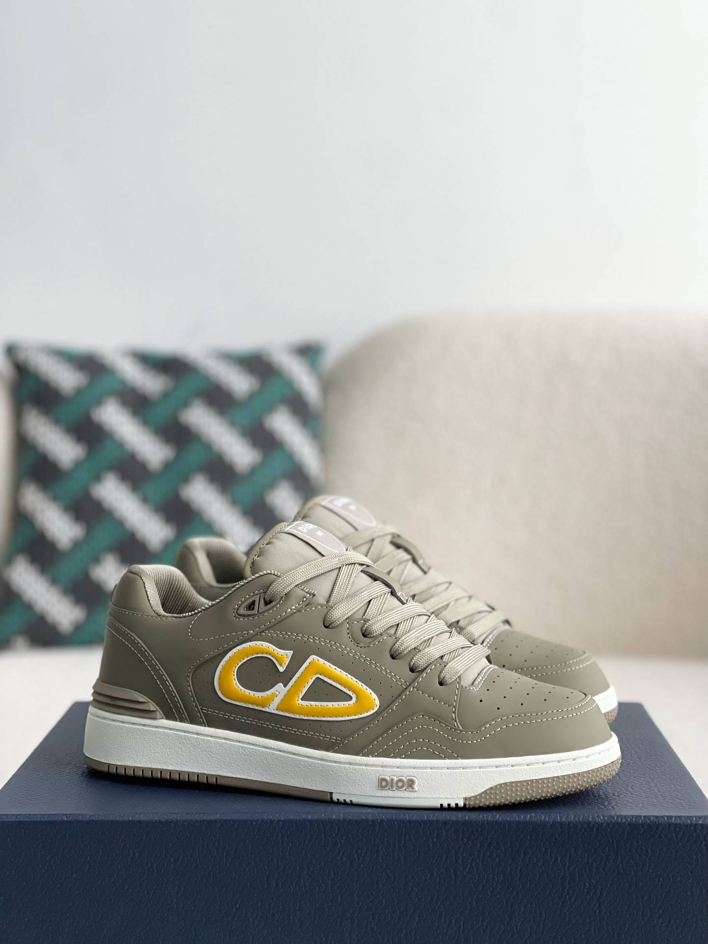 D*OR B57 Sneakers