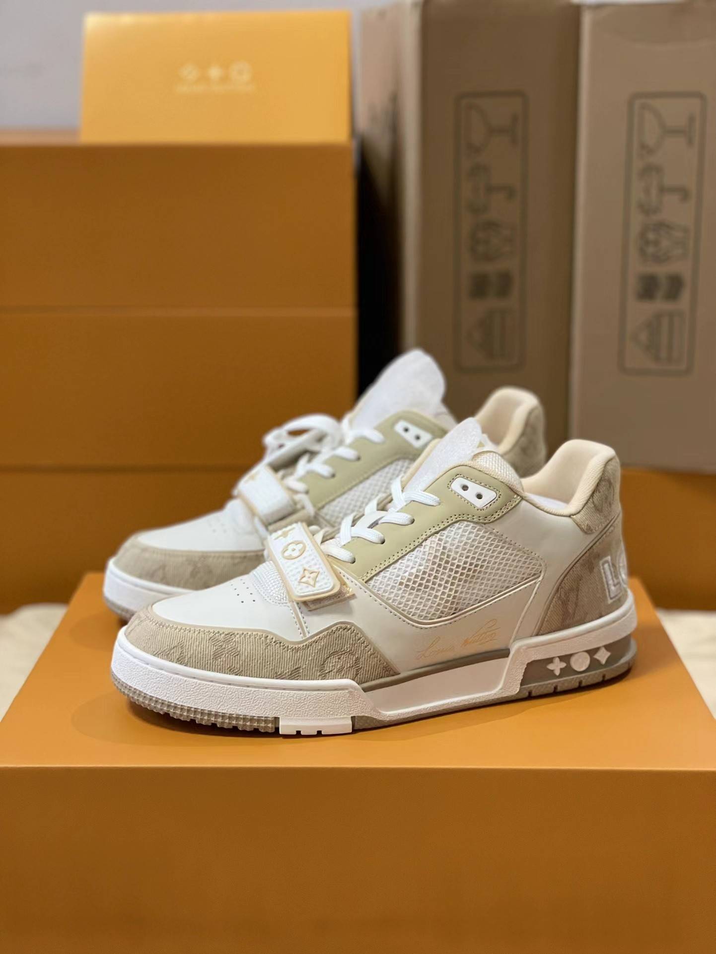 L*V TRAINER 1A9IQ5 Sneakers Fall/Winter