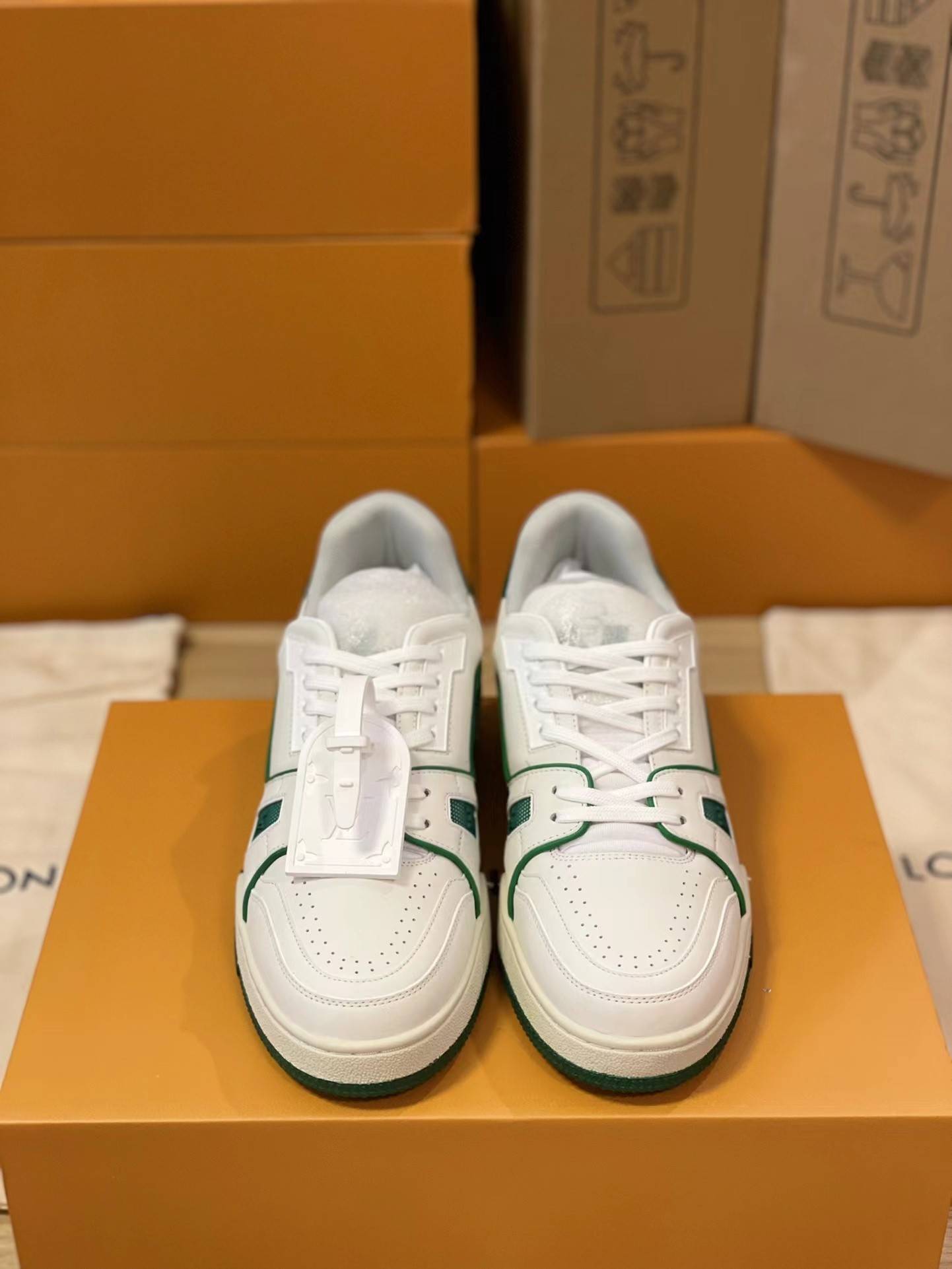 L*V TRAINER 1A9IQ5 Sneakers