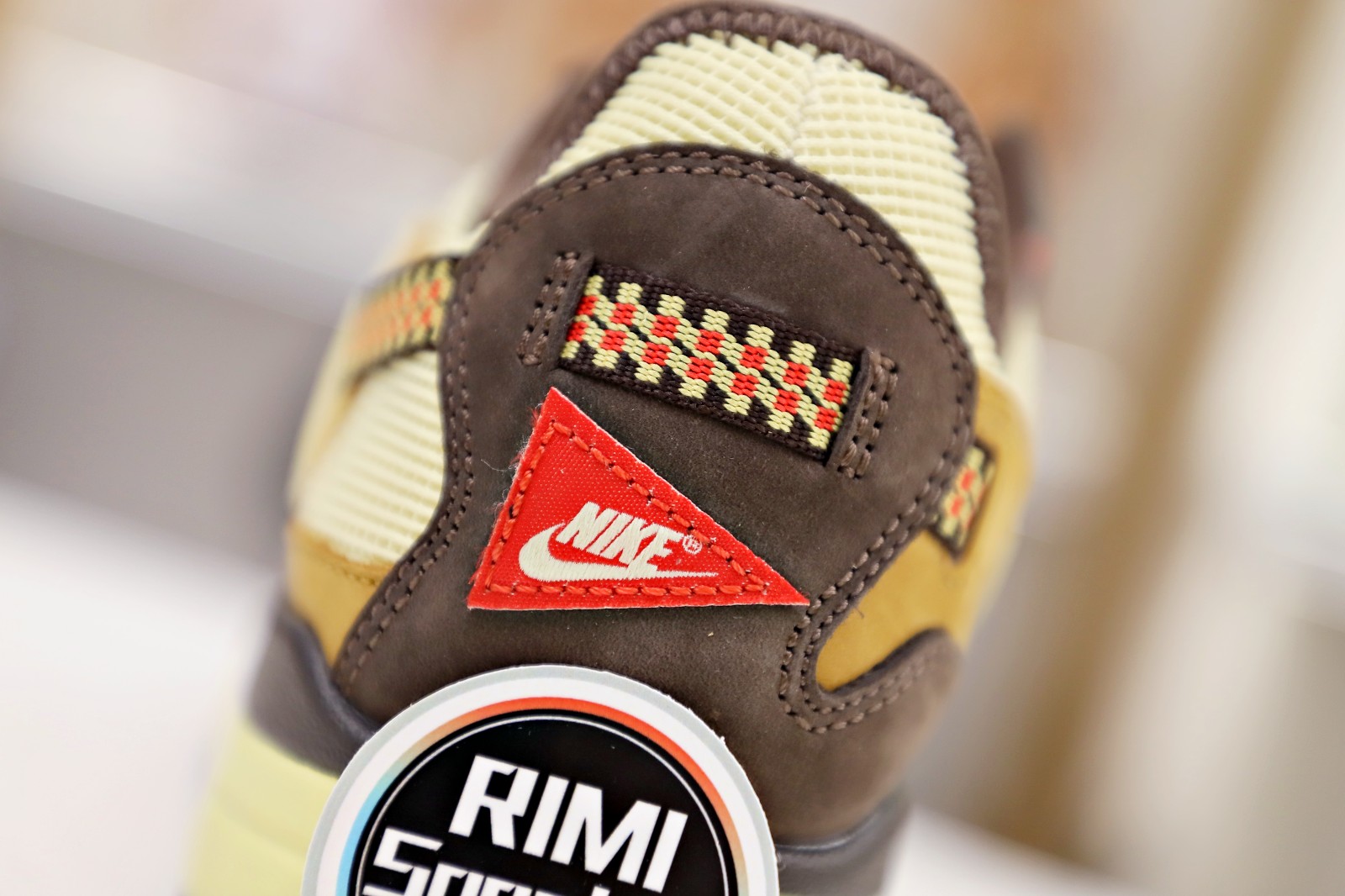 TRAVIS SCOTT NIKE AIR MAX 1 READY