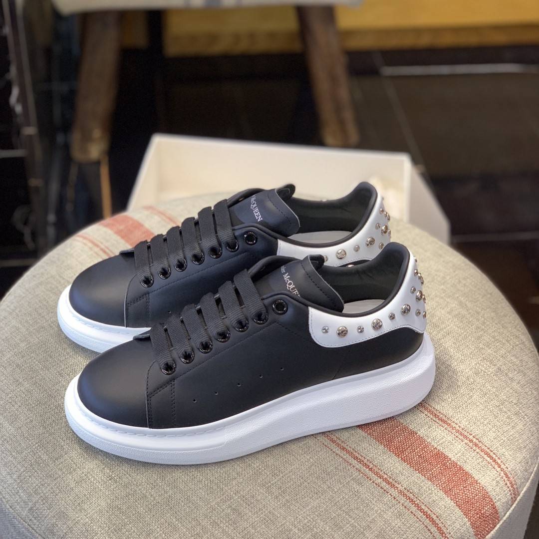 A1exa*der Mcqv*en MQ Black Cross nail tail Sneakers