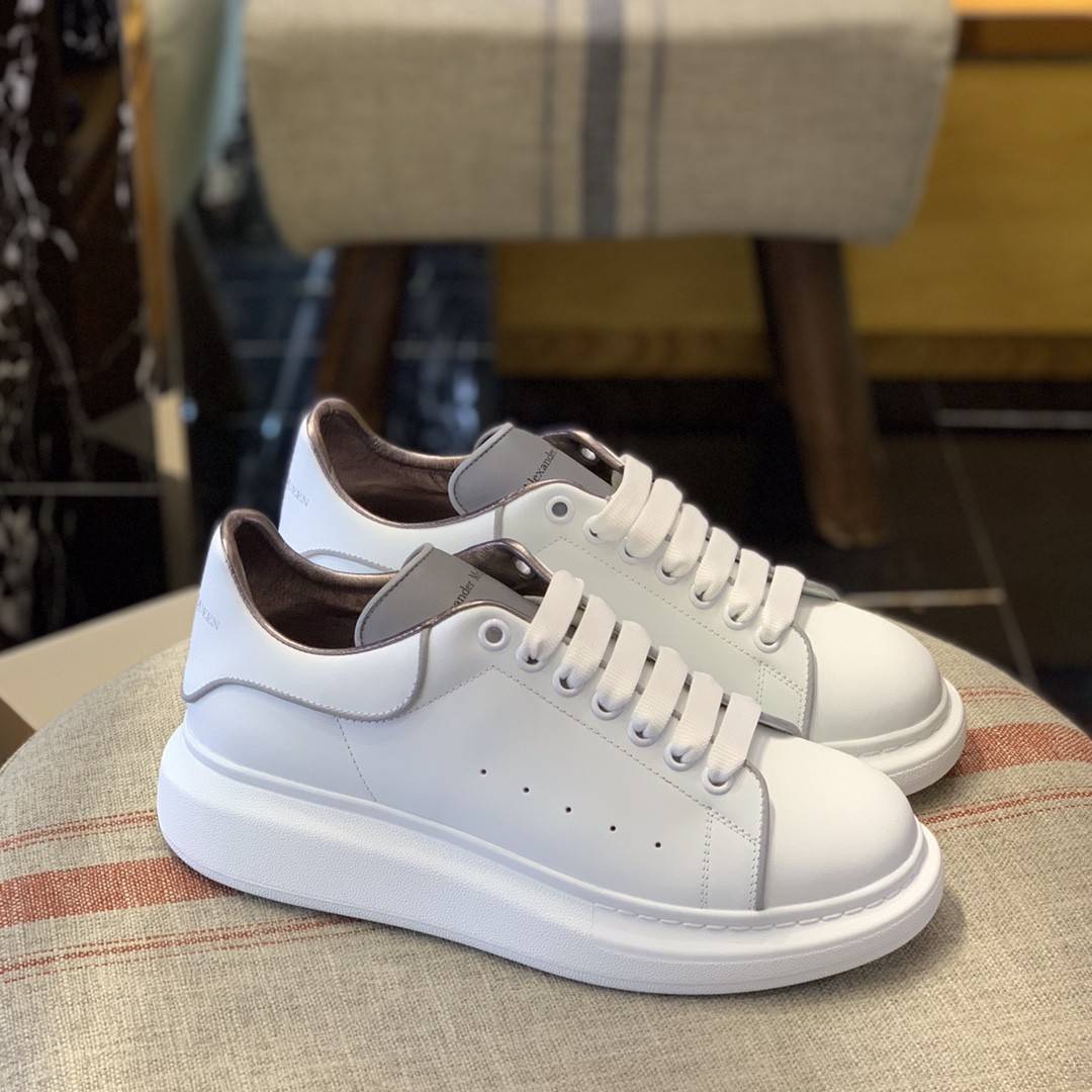 A1exa*der Mcqv*en MQ White fluorescence tail Sneakers