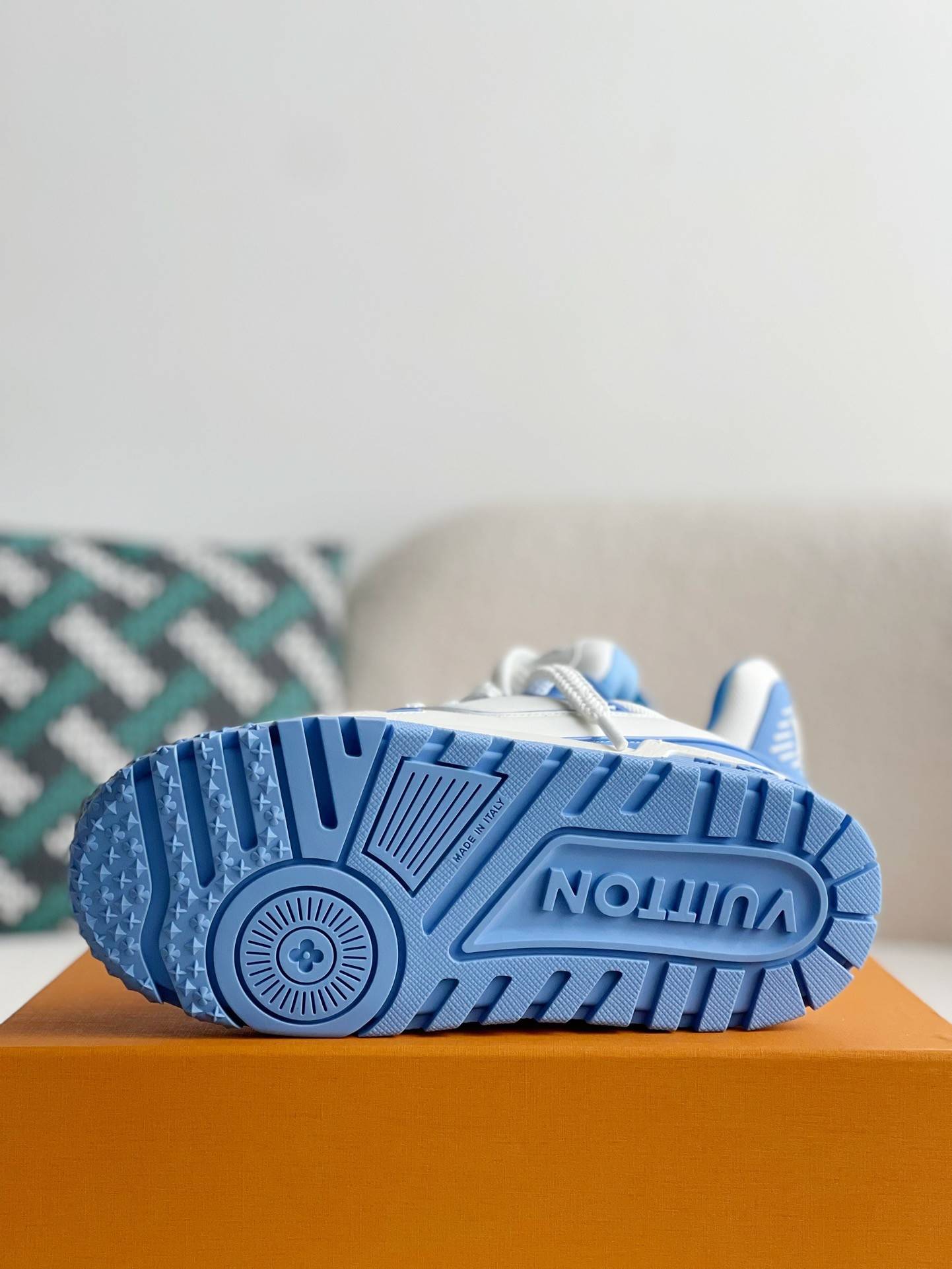 L*V TRAINER MAXI  SNEAKERS