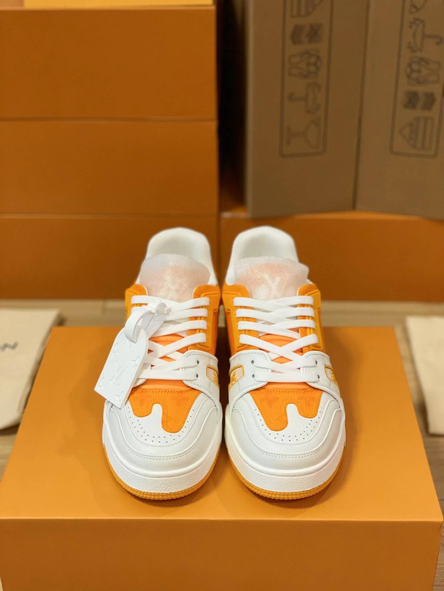 L*V TRAINER 1A9IQ5 Sneakers