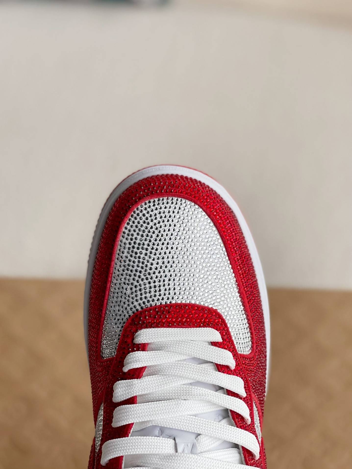 L*V × NIKE AIR FORCE 1 SNEAKER