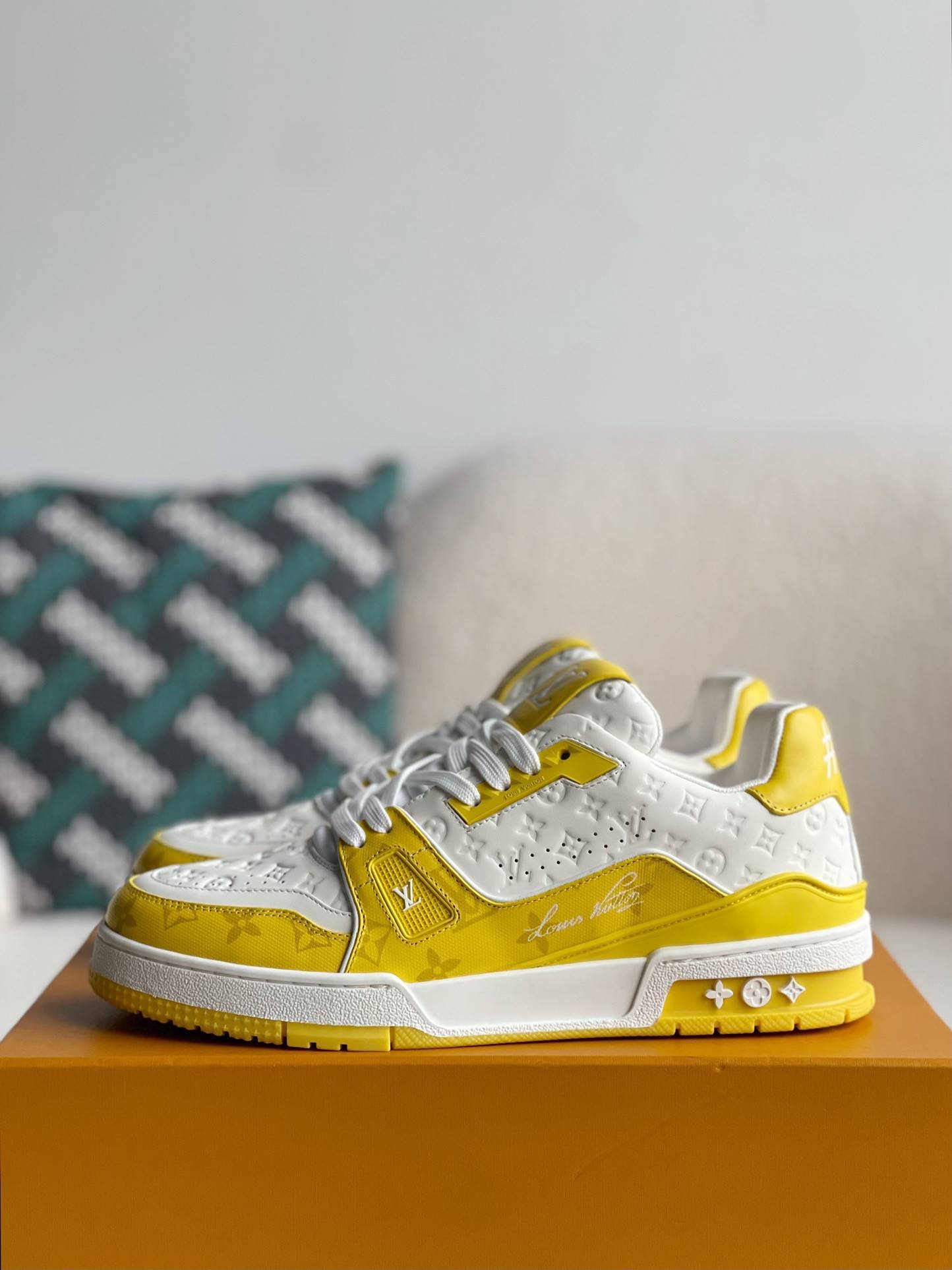 L*V TRAINER 1A98UX Sneakers Fall/Winter