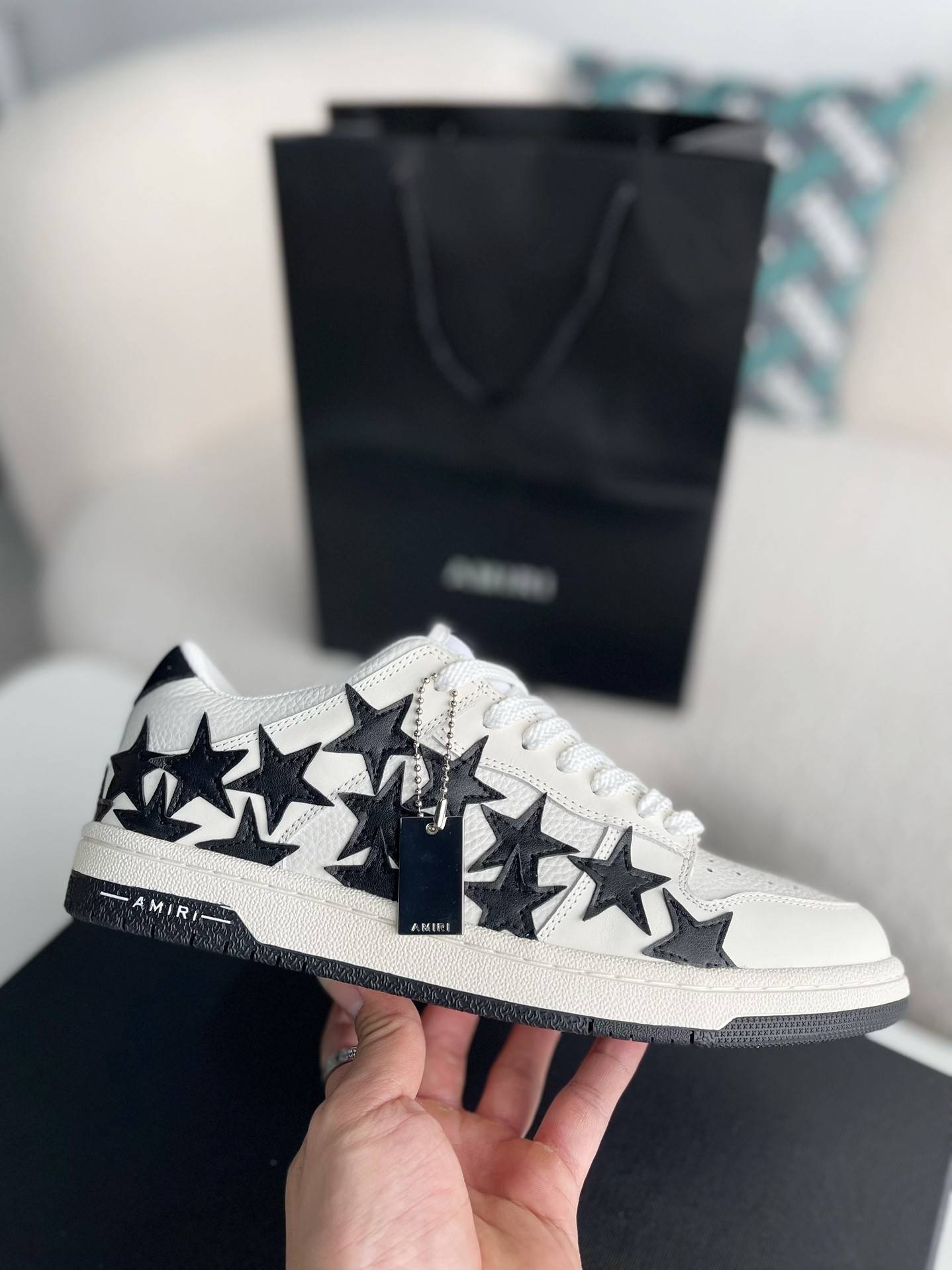 A*RI Sneakers