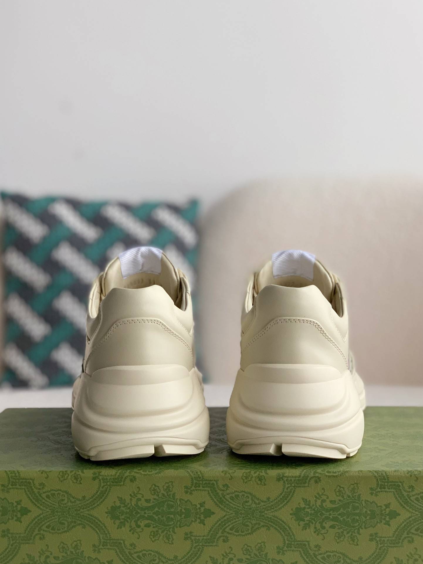 GU*IRetro Clunky Sneaker