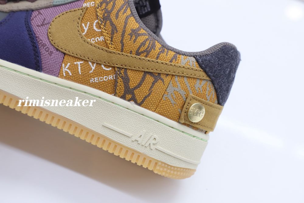 TRAVIS SCOTT X AIR FORCE 1 LOW 