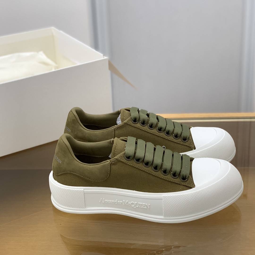 A1exa*der Mcqv*en MQ olive green veL*Vet tail Sneakers