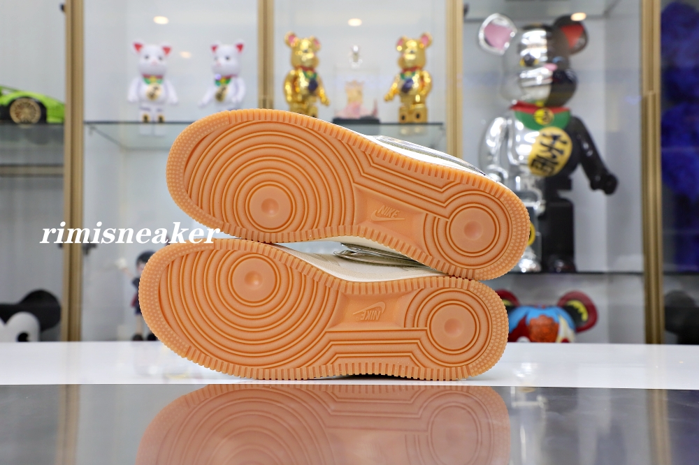 TRAVIS SCOTT X AIR FORCE 1 