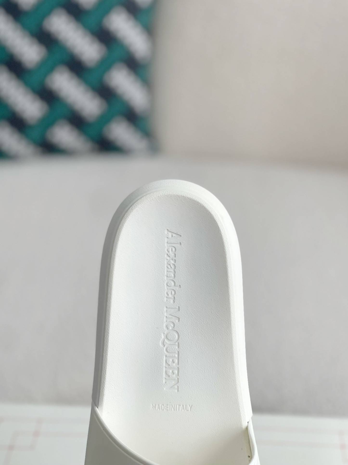 A1exa*der Mcqv*en Slippers