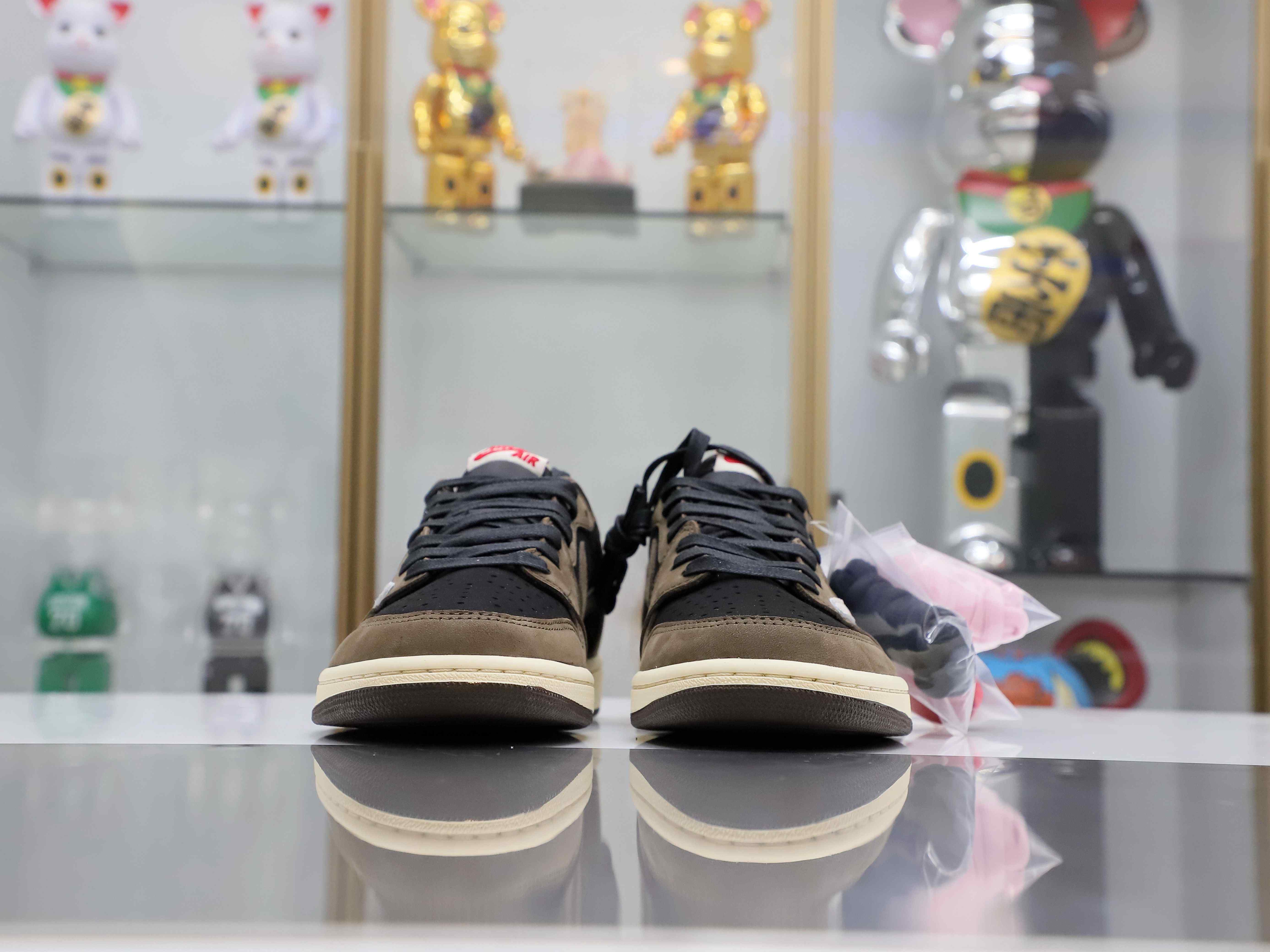 Travis Scott x Jordan Air Jordan 1 Low OG TS SP