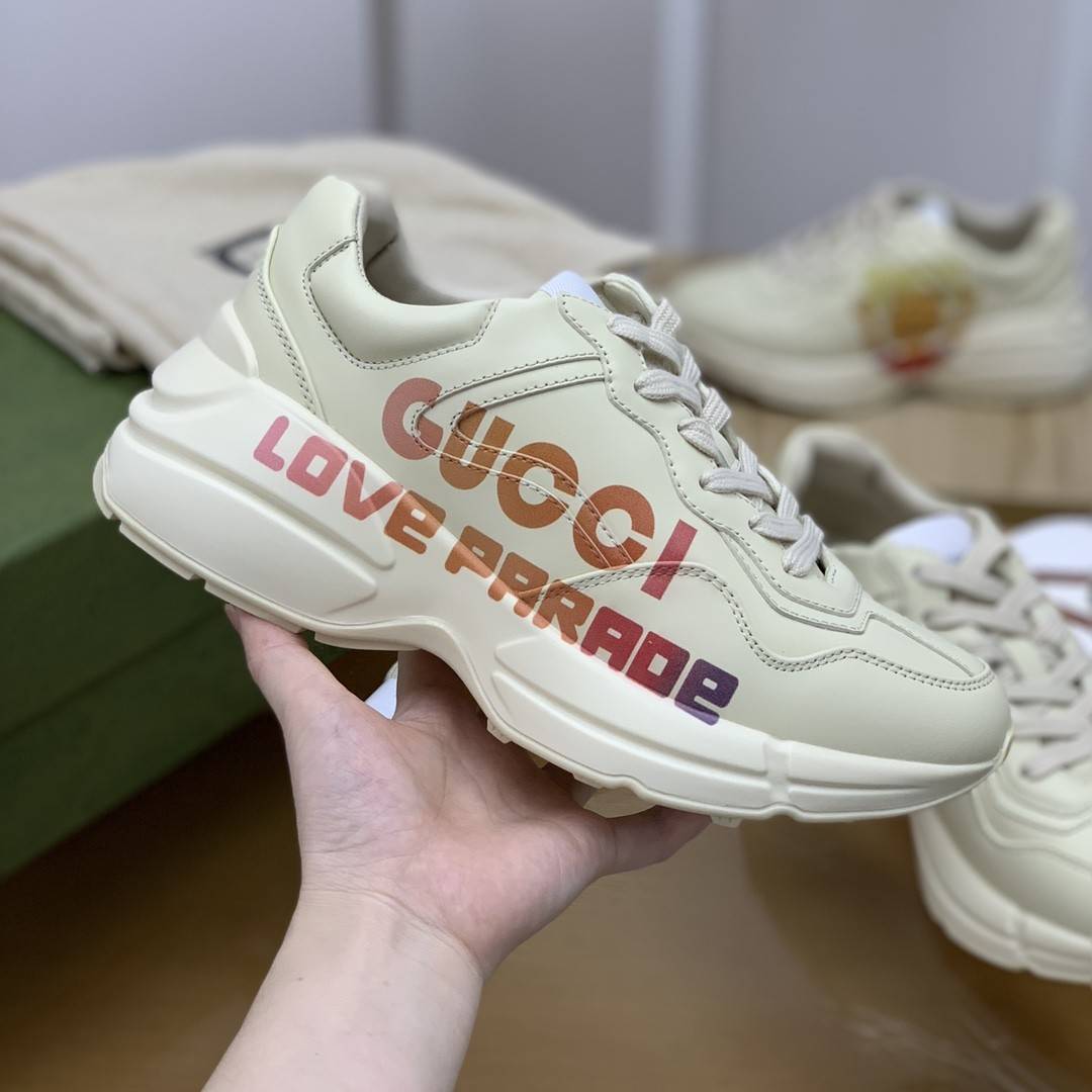 GU*IRetro Clunky Sneaker
