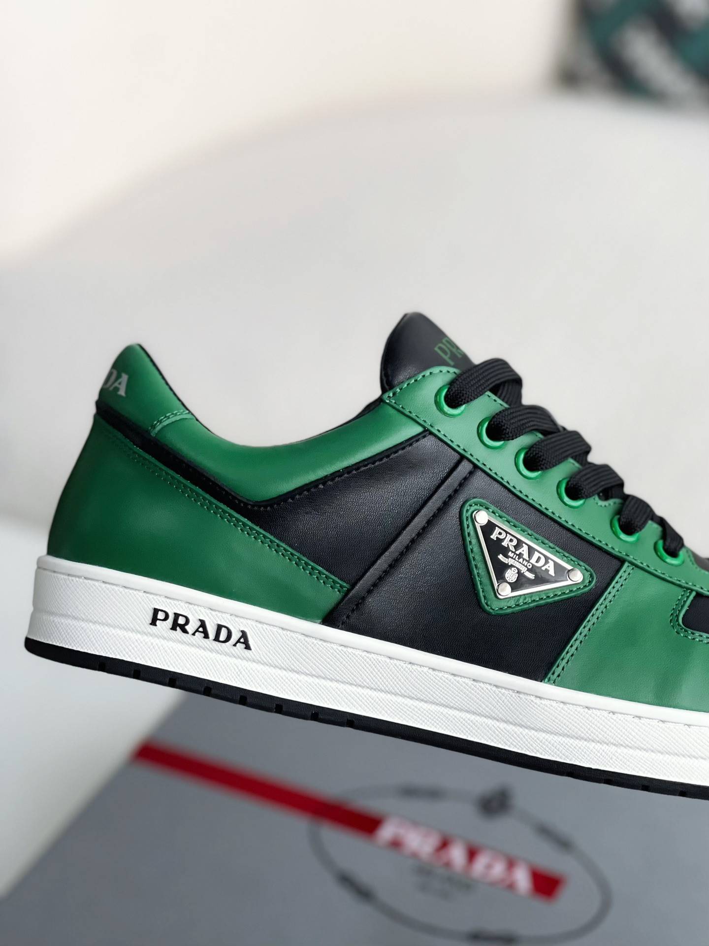 P*DA Sneakers