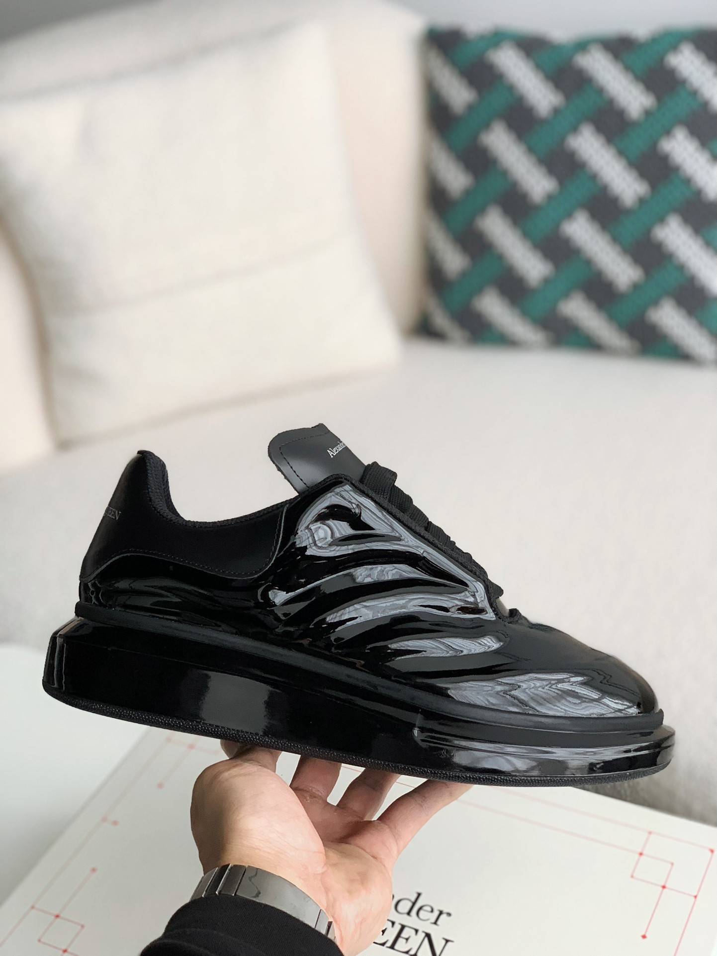 A1exa*der Mcqv*en MQ golden cowhide tail Air cushion bottom Sneakers