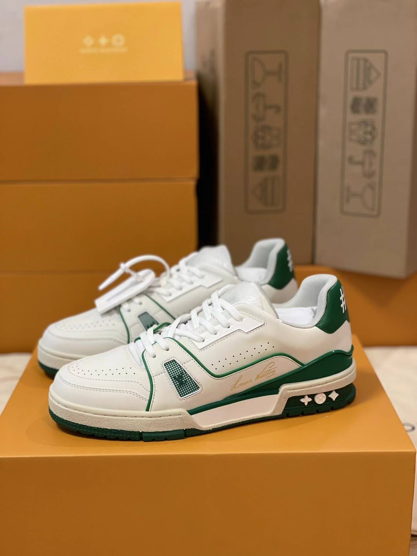 L*V TRAINER 1A9IQ5 Sneakers