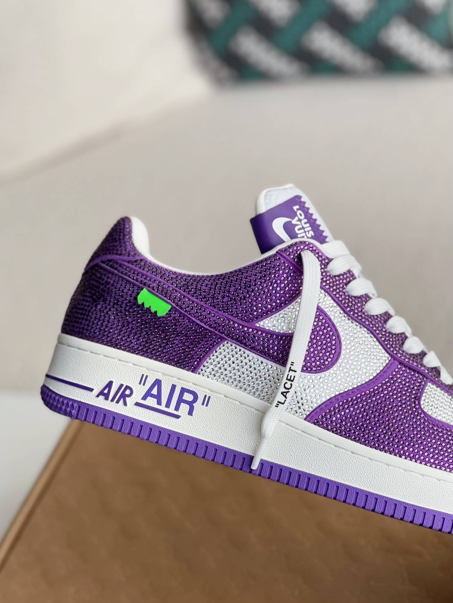 L*V × NIKE AIR FORCE 1 SNEAKER