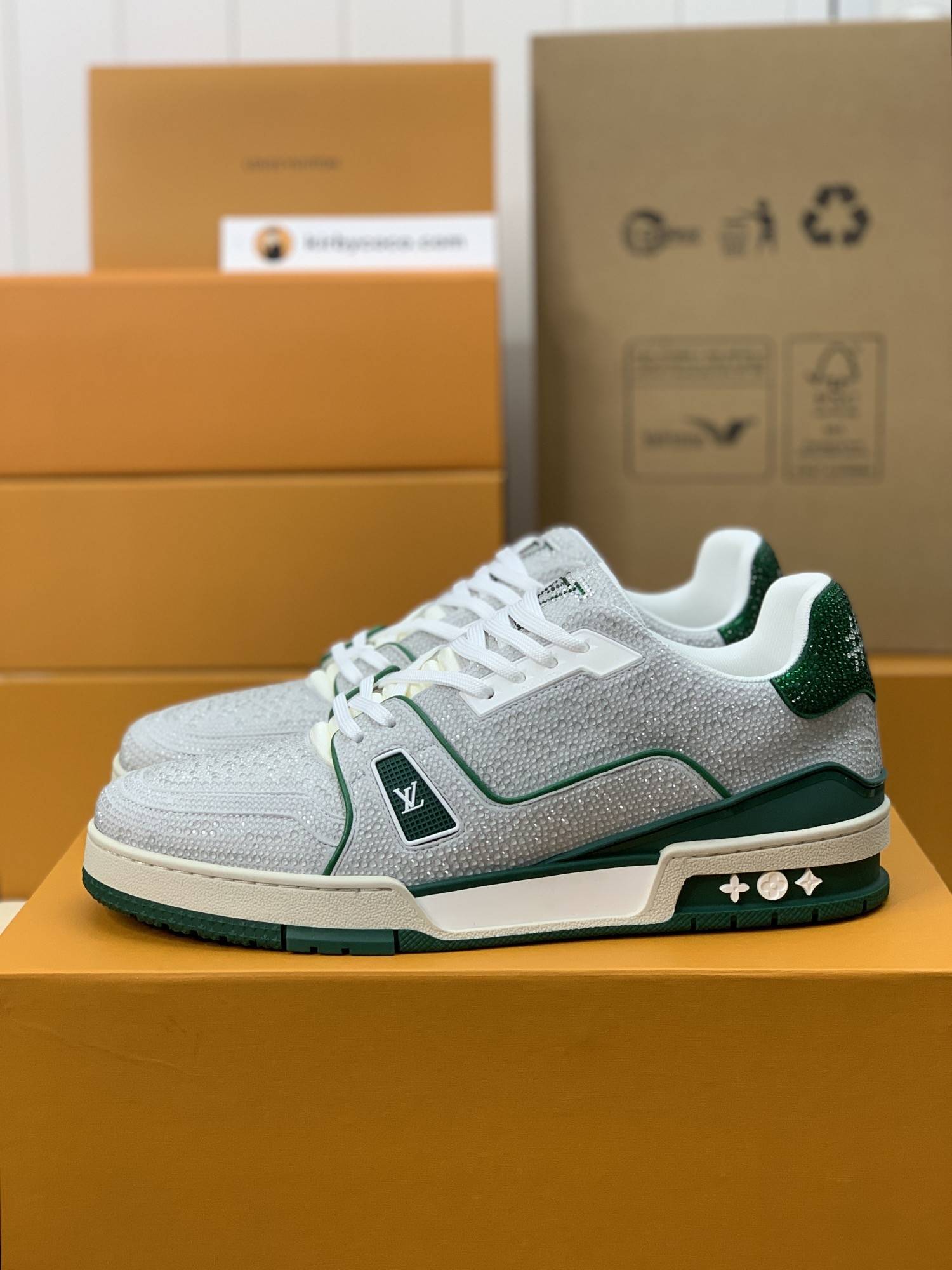 L*V TRAINER Sneakers