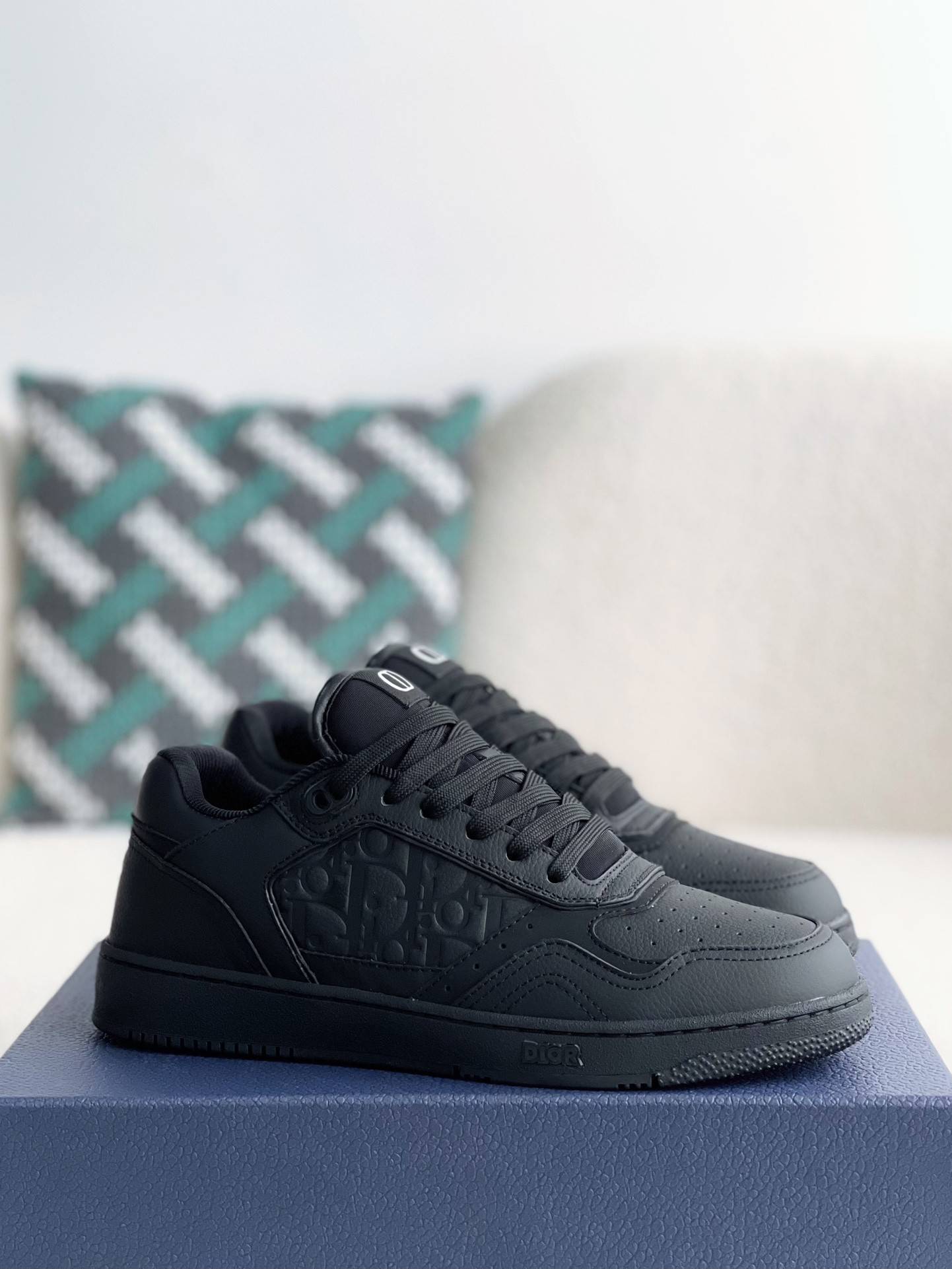 D*OR New B27 Sneaker