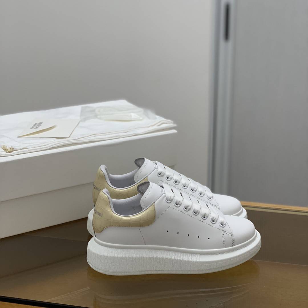 A1exa*der Mcqv*en MQ Apricot bead Stone grain tail Sneakers