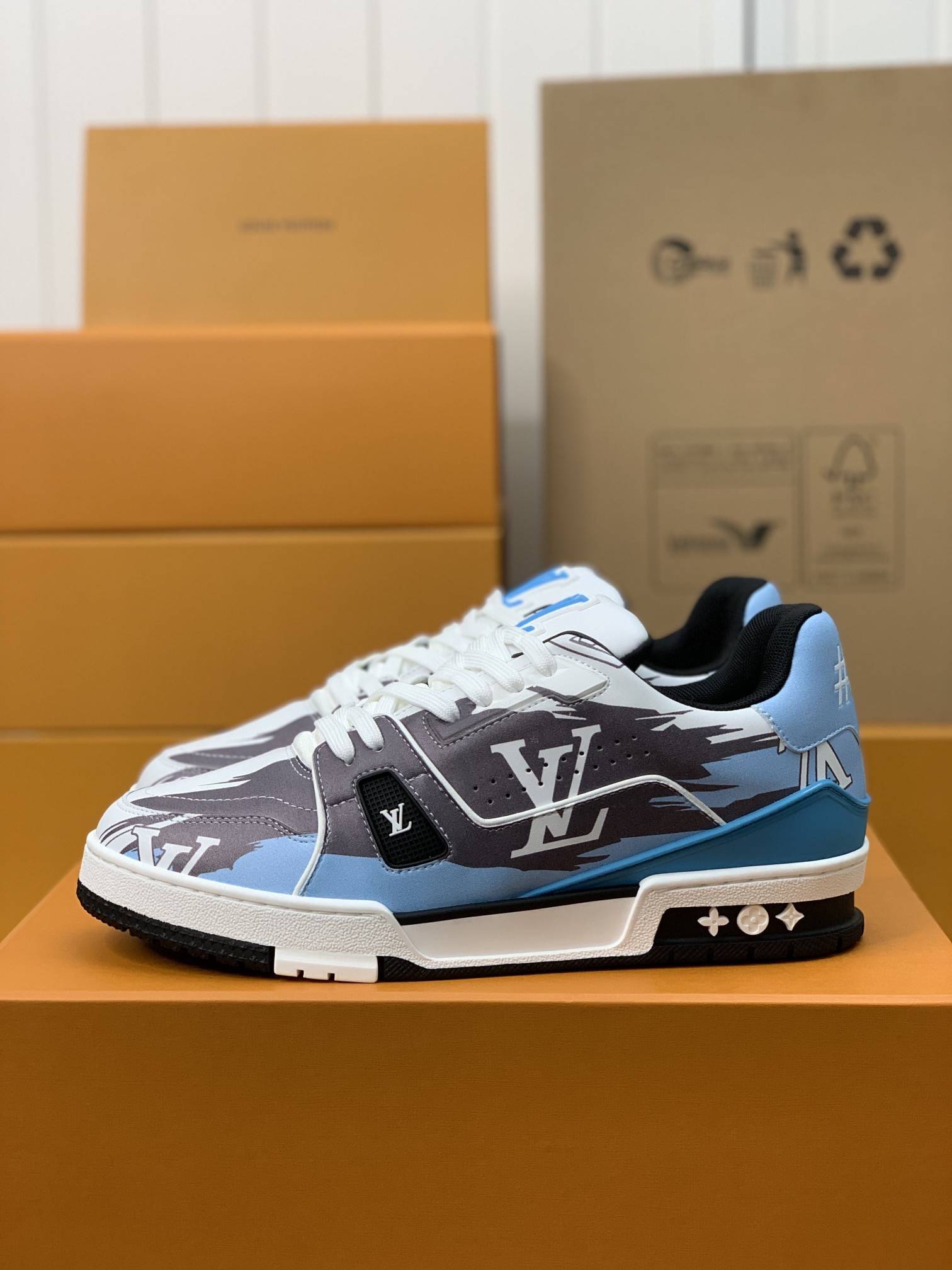 L*V TRAINER 1A9IQ5 Sneakers