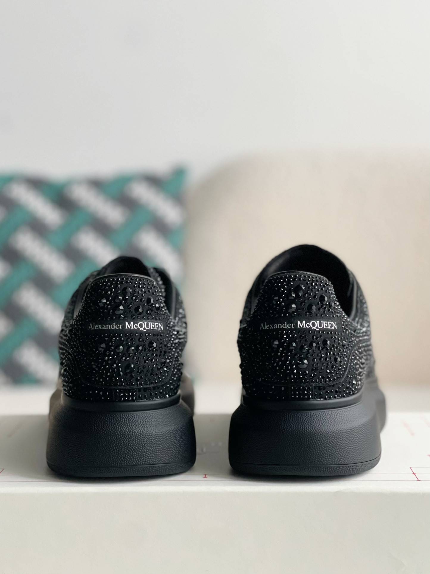 A1exa*der Mcqv*en  Sneakers