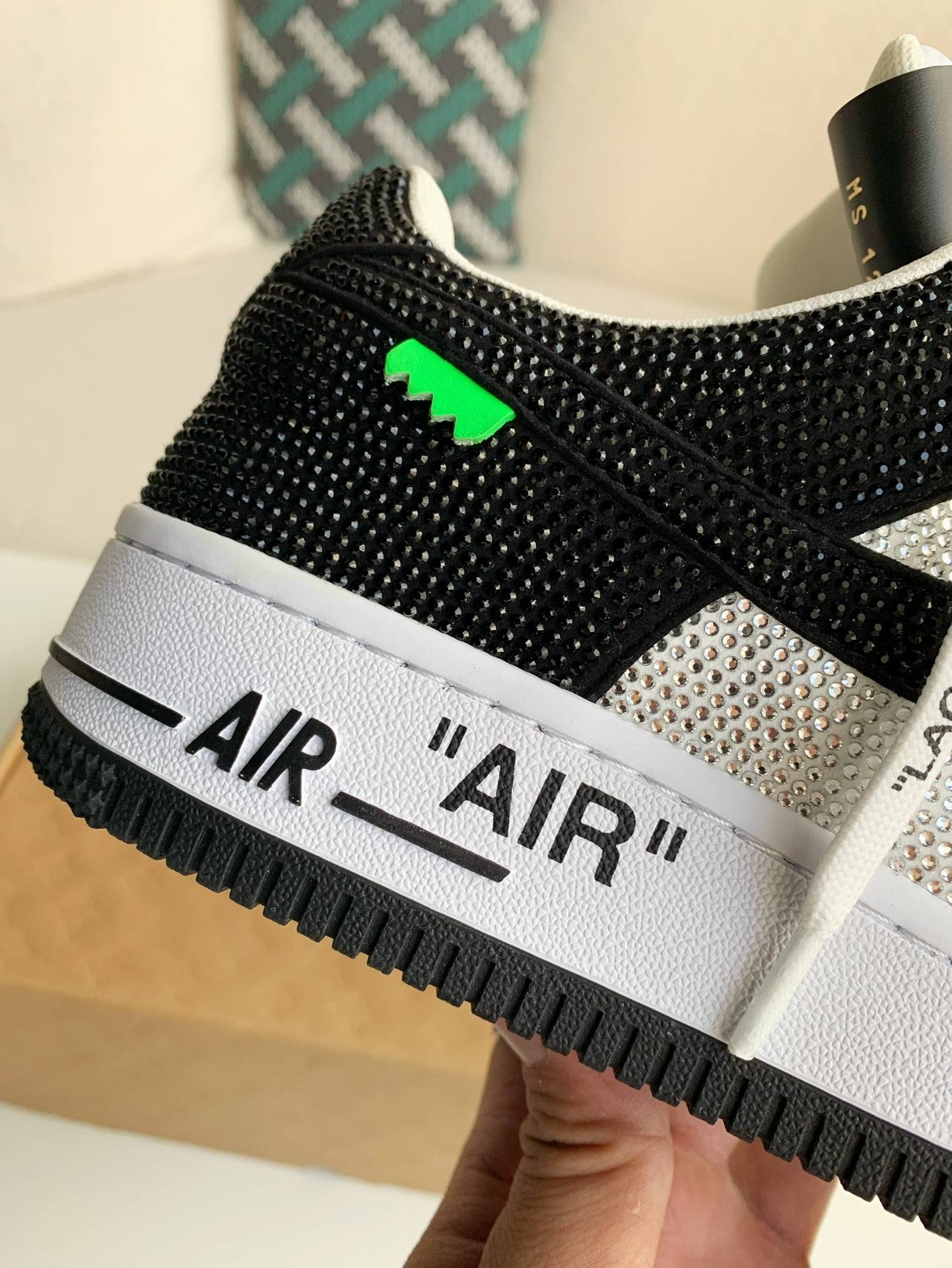 L*V × NIKE AIR FORCE 1 SNEAKER