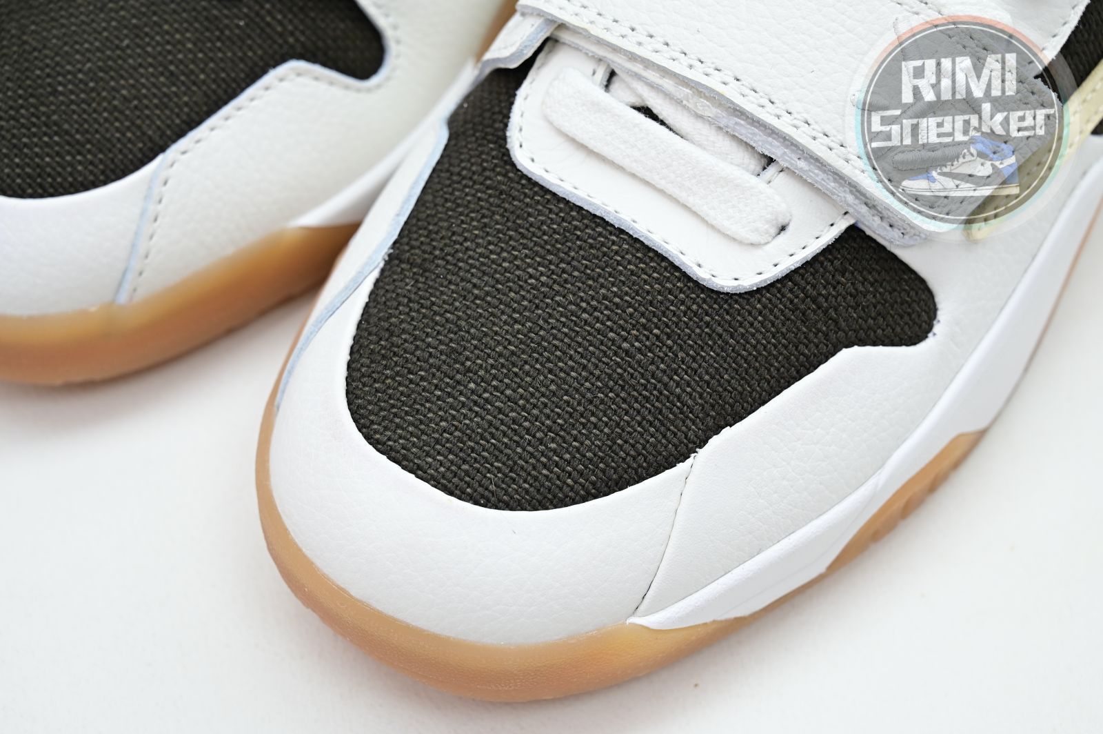 Travis Scott x Jordan Executive The Check