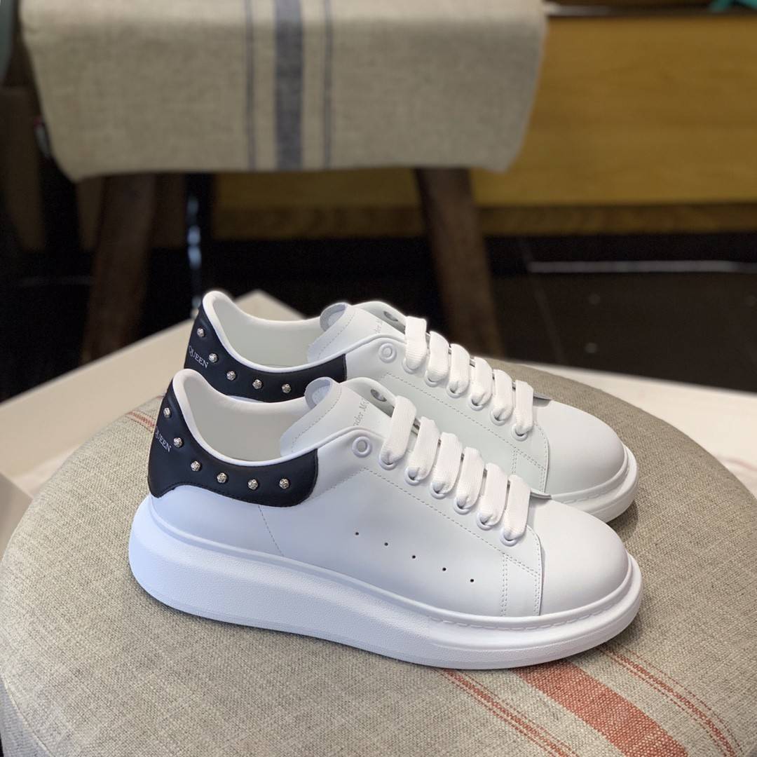 A1exa*der Mcqv*en MQ black tail Rose nail Sneakers