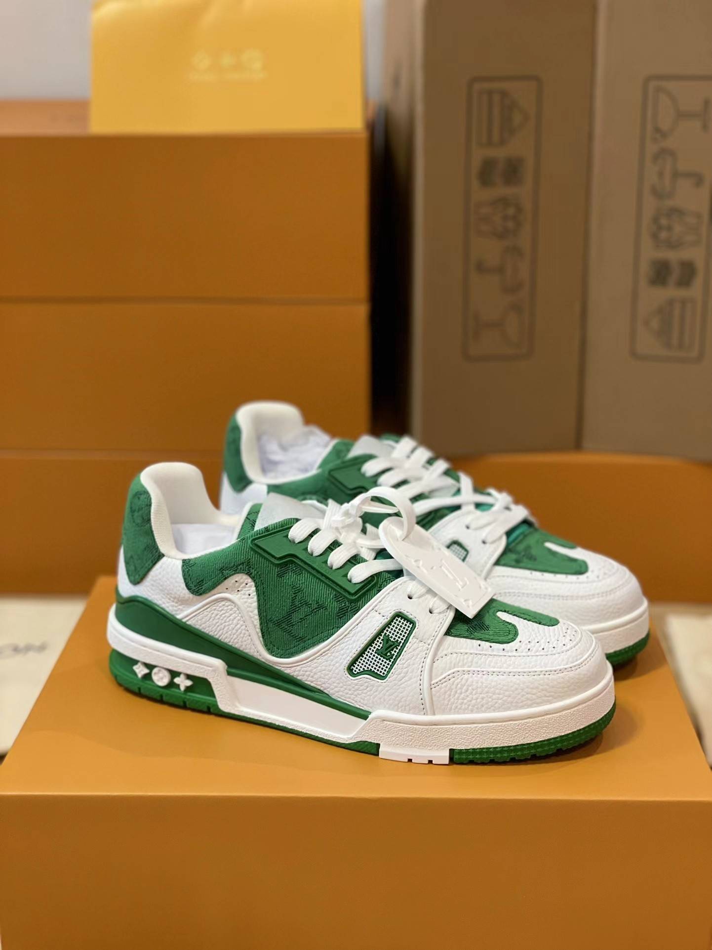 L*V TRAINER 1A9IQ5 Sneakers